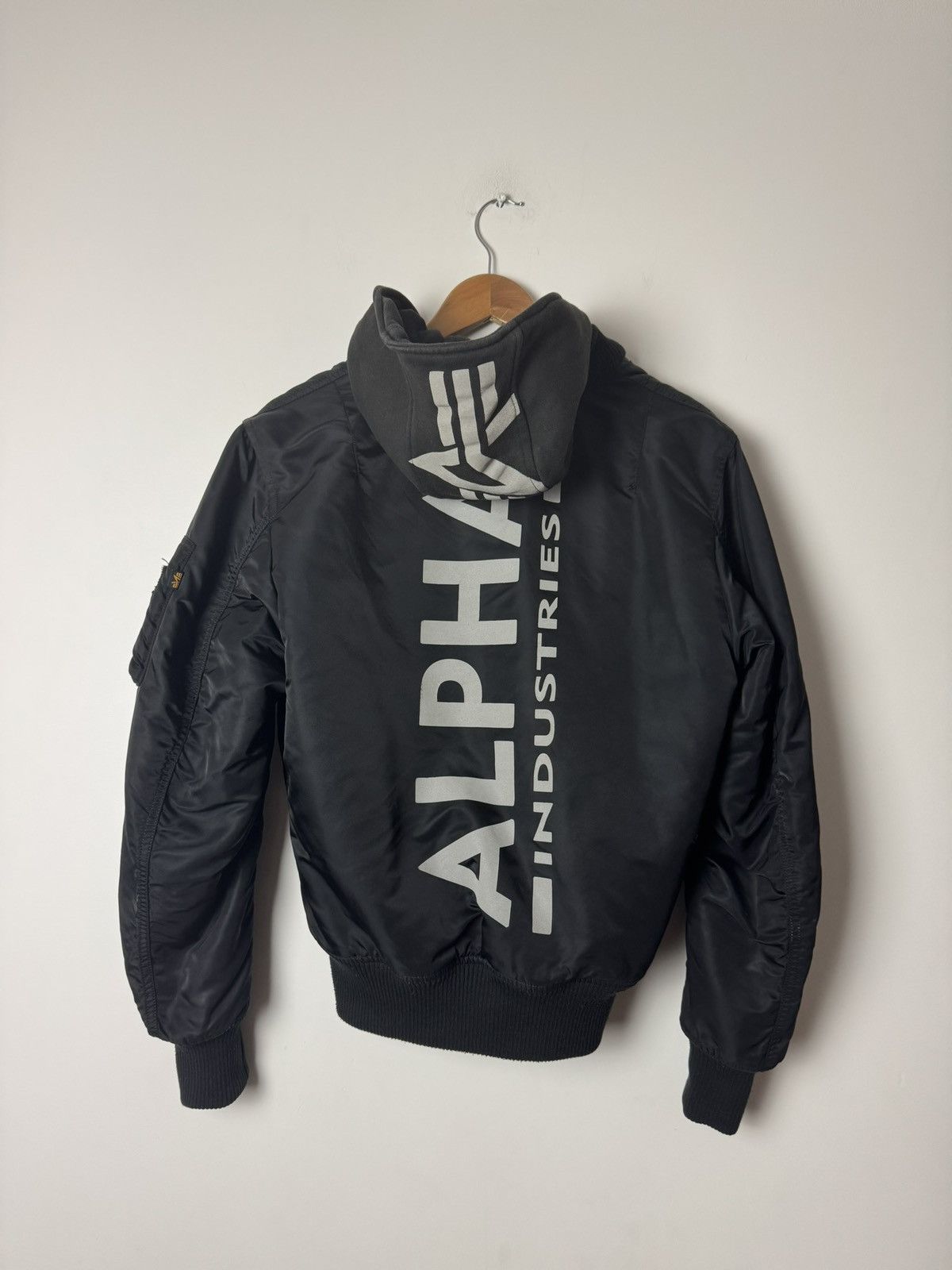 Alpha Industries Alpha Industries Hooded MA-1 Bomber Jacket Black Logo Back Size US S / EU 44-46 / 1 - 2 Thumbnail