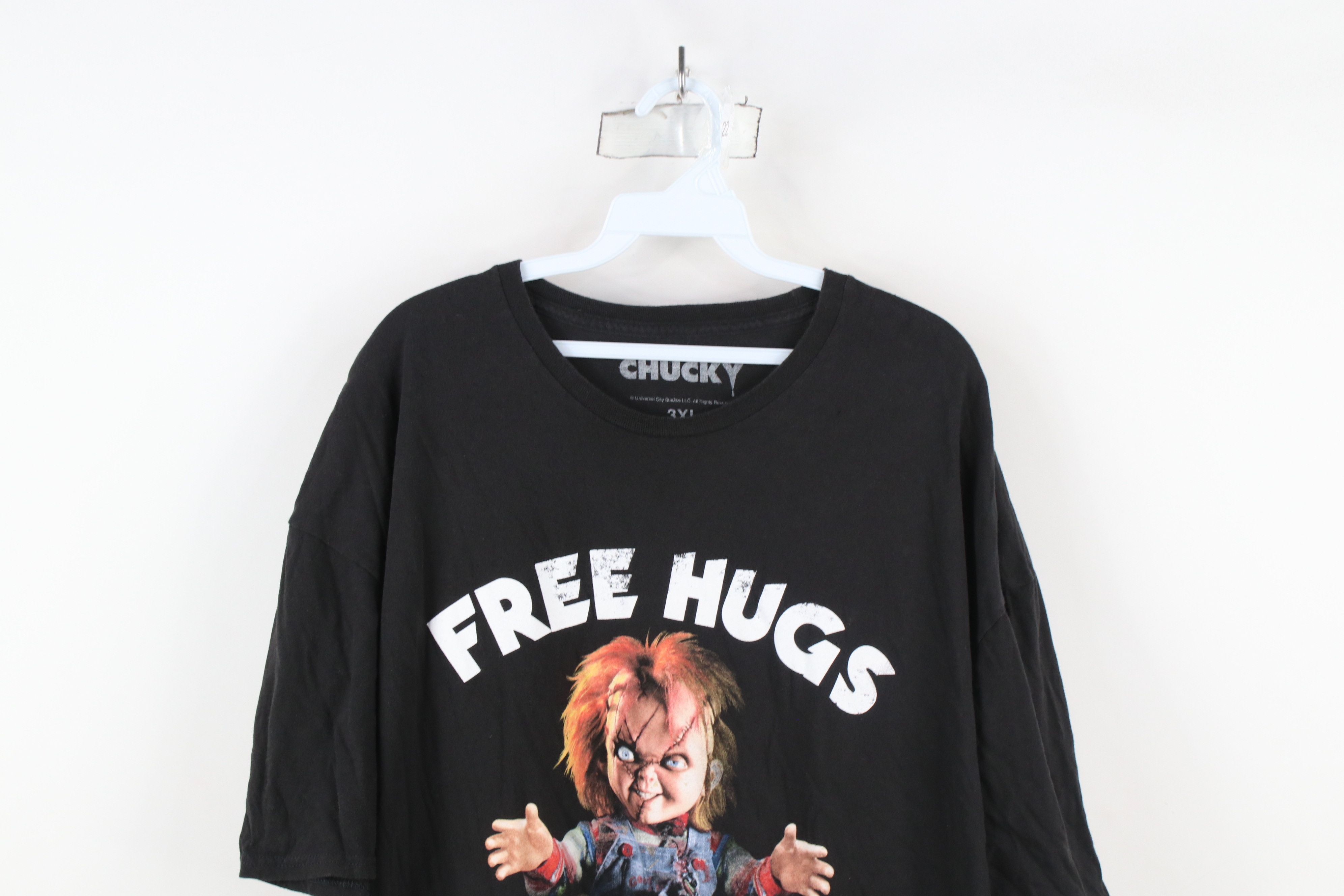Vintage Vintage Y2K Halloween Chucky Free Hugs Horror Movie T-Shirt Size US XXL / EU 58 / 5 - 2 Thumbnail