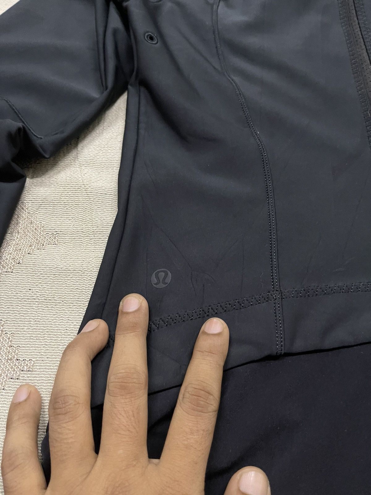 Lululemon LULULEMON KEEP IT UP BLACK RUN JACKET WATER RESISTANT Size M / US 6-8 / IT 42-44 - 15 Thumbnail