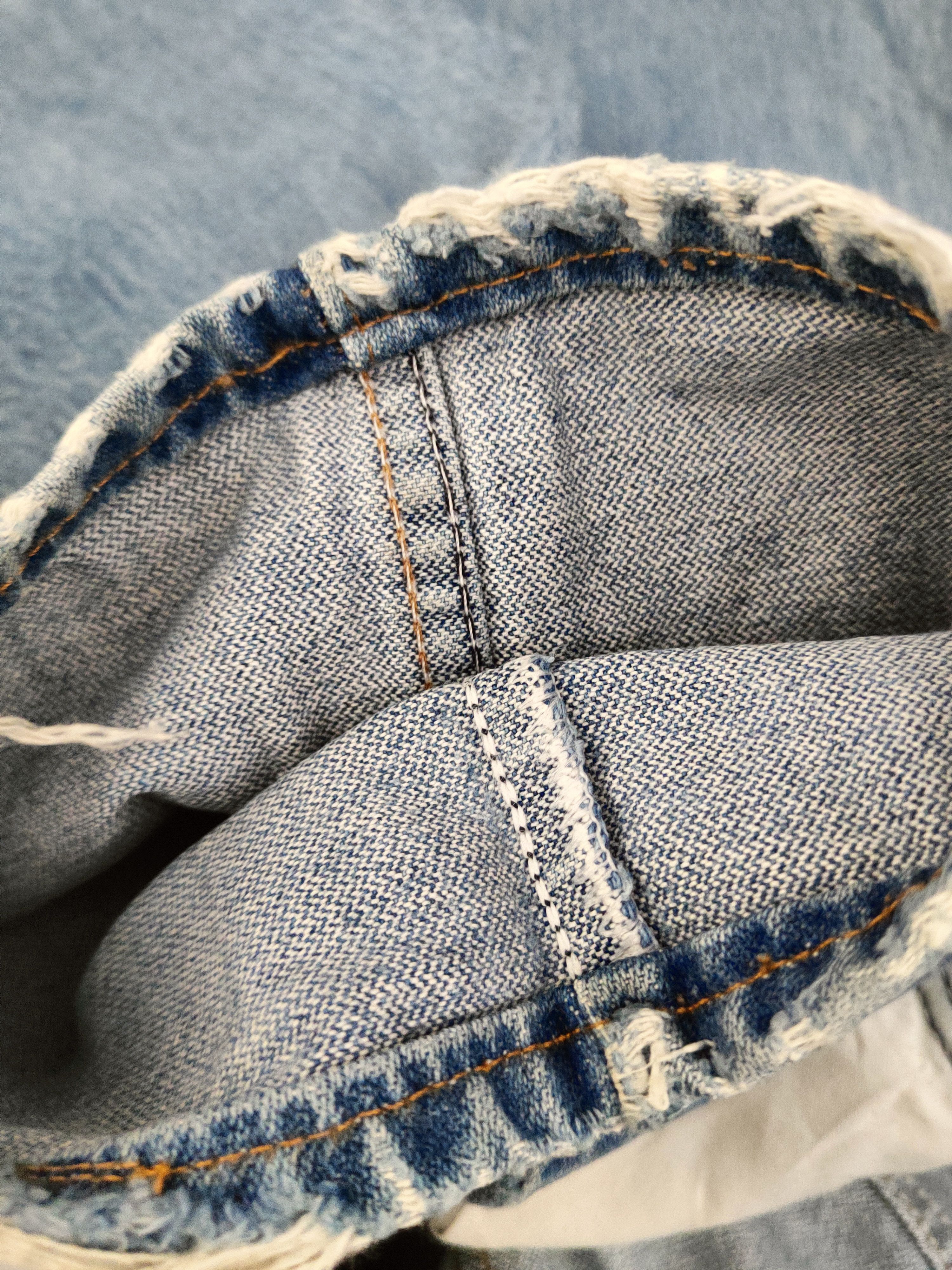 Wrangler DL Wrangler Blue Distressed Ripped denim Jeans #46-102 Size US 32 / EU 48 - 13 Thumbnail