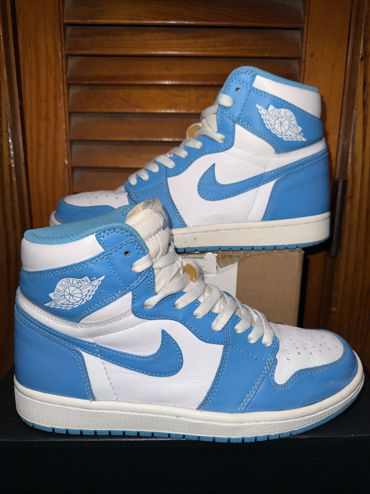 Jordan Brand Size 8 - Jordan 1 Retro High OG UNC 2015 Size US 8 / EU 41 - 1 Thumbnail