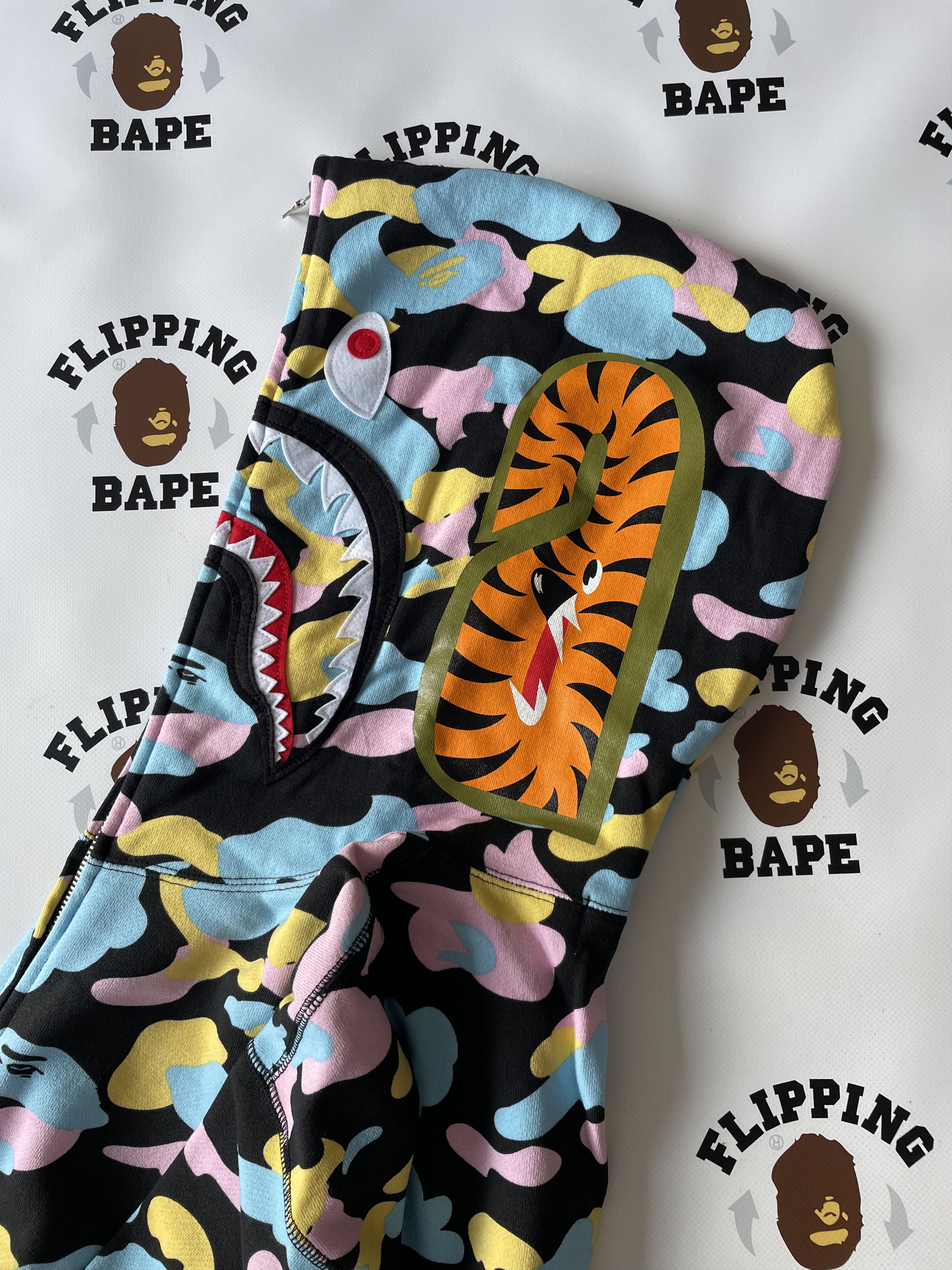 Bape BAPE NEW MULTI CAMO SHARK RELAXED FIT FULL ZIP HOODIE Size US L / EU 52-54 / 3 - 5 Thumbnail