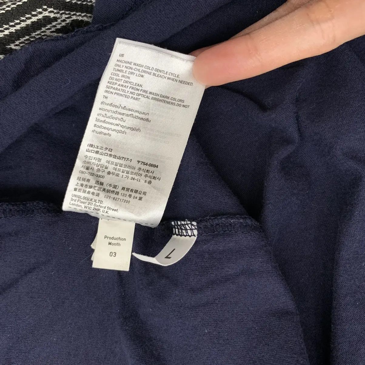 Uniqlo UNIQLO x GUNDAM MOBILE SUIT Solomon Konpeitou Tee Shirt Size US L / EU 52-54 / 3 - 10 Thumbnail