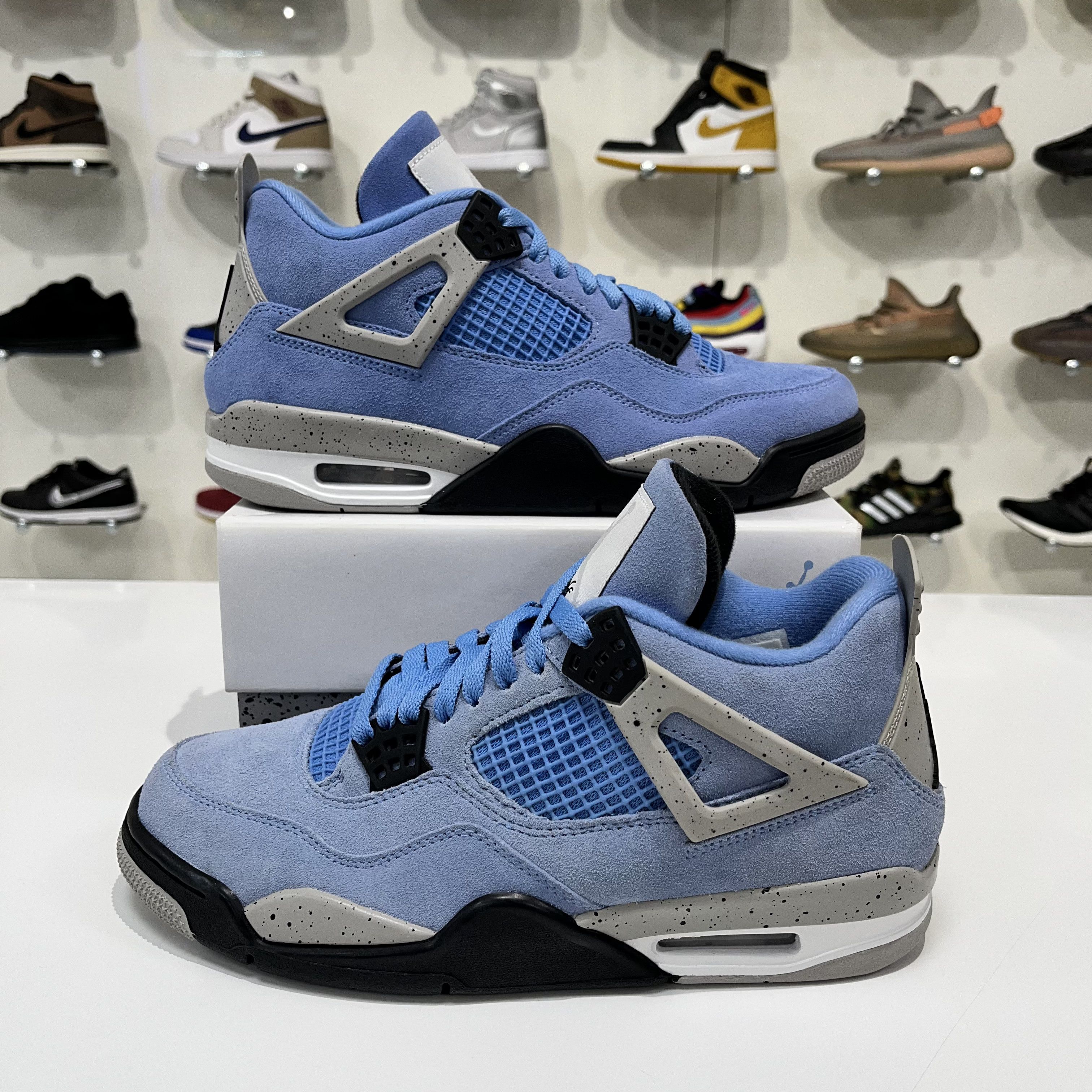 Nike Air Jordan 4 University Blue Size US 8.5 / EU 41-42 - 1 Thumbnail