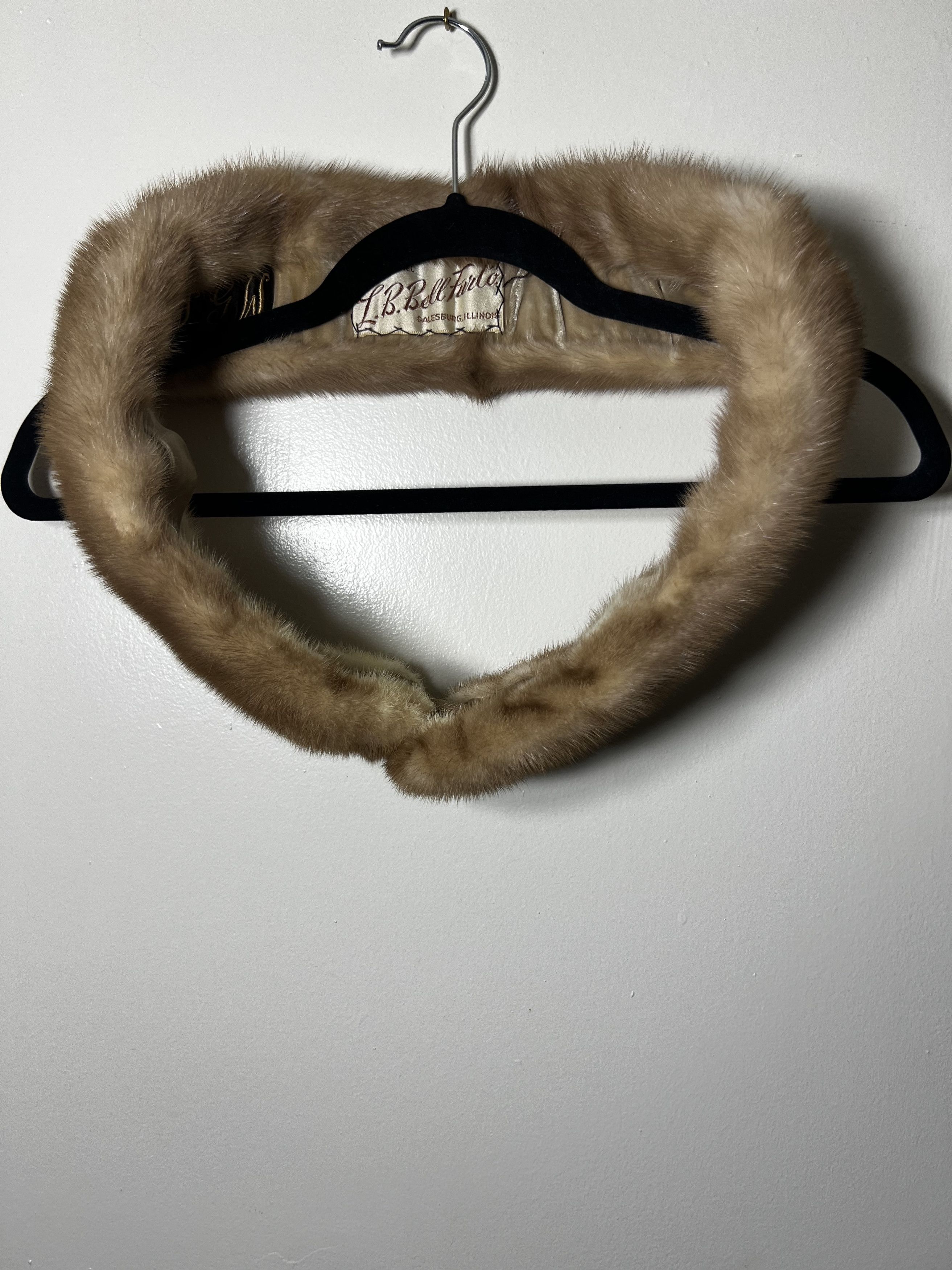 Other × Vintage Vintage Fine Apparel L.B. Bell Fur Co. Galesburg, IL Stole Size ONE SIZE - 1 Thumbnail