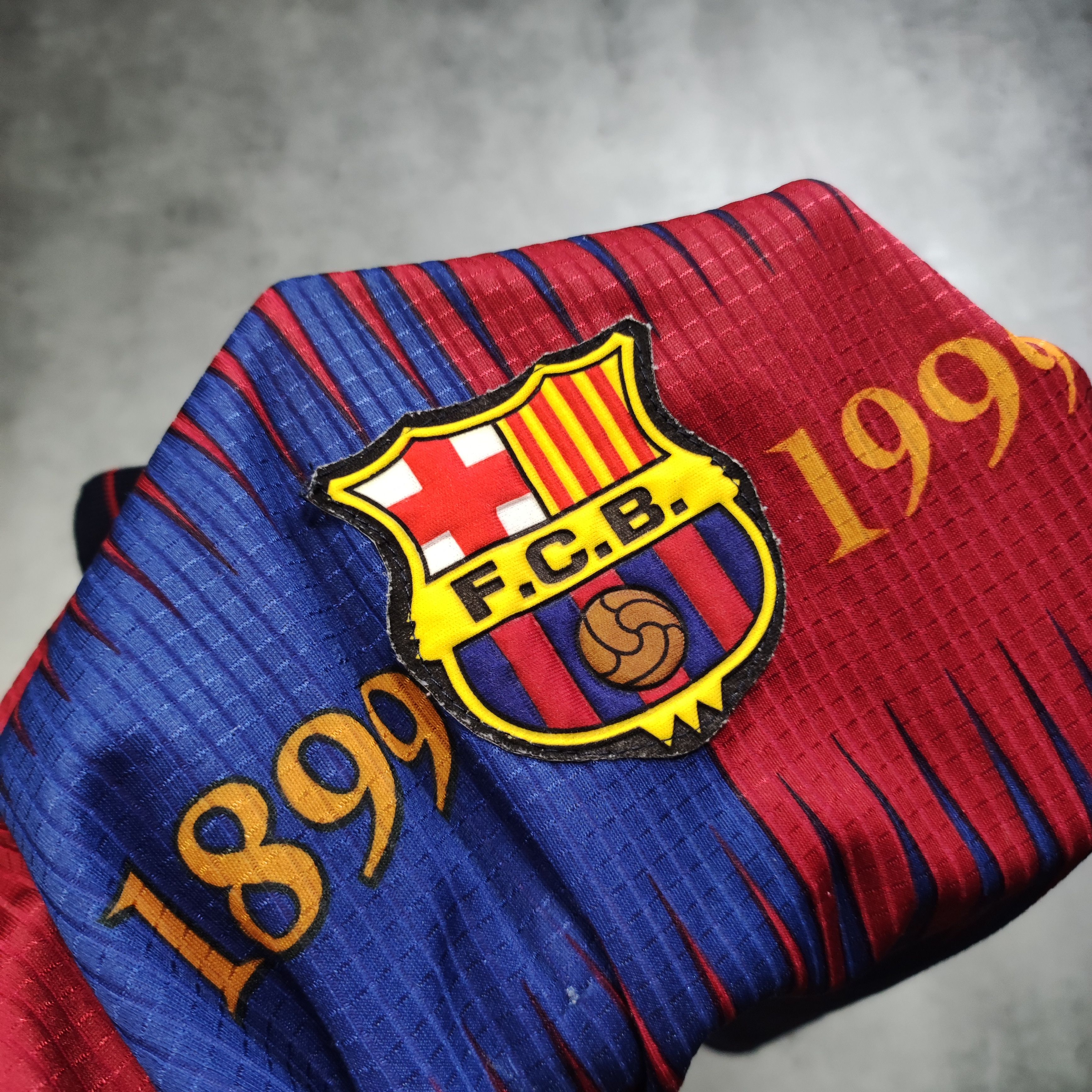 Vintage RARE FC Barcelona 1999 #7 Figo Rogers Offcial Football Kit Size US L / EU 52-54 / 3 - 7 Thumbnail