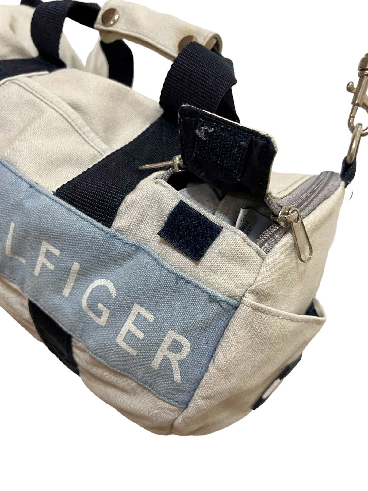 Vintage 90s TOMMY HILFIGER CROSSBODY SLING BAG