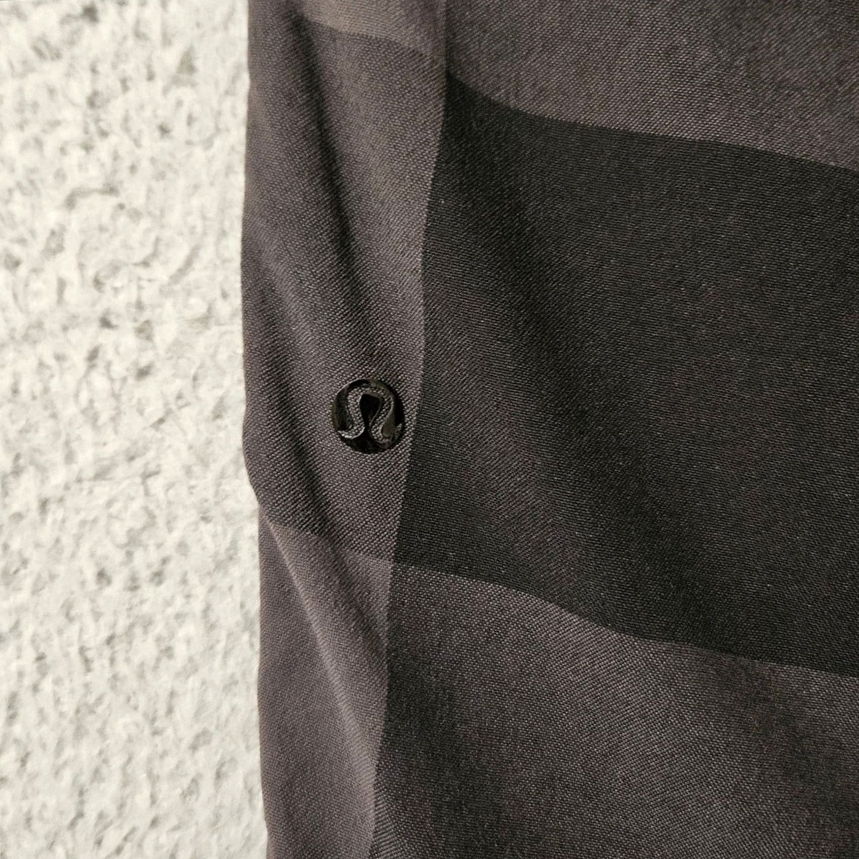 Lululemon Lululemon Shorts Mens 36 Black Gray Plaid Checkered Flat Front Size 36 x 10 Size US 36 / EU 52 - 4 Thumbnail