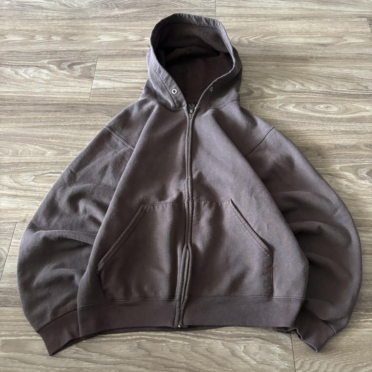 Crazy Vintage Y2K/2000s Brown Blank Russell Style Zip Up Hoodie! Size S