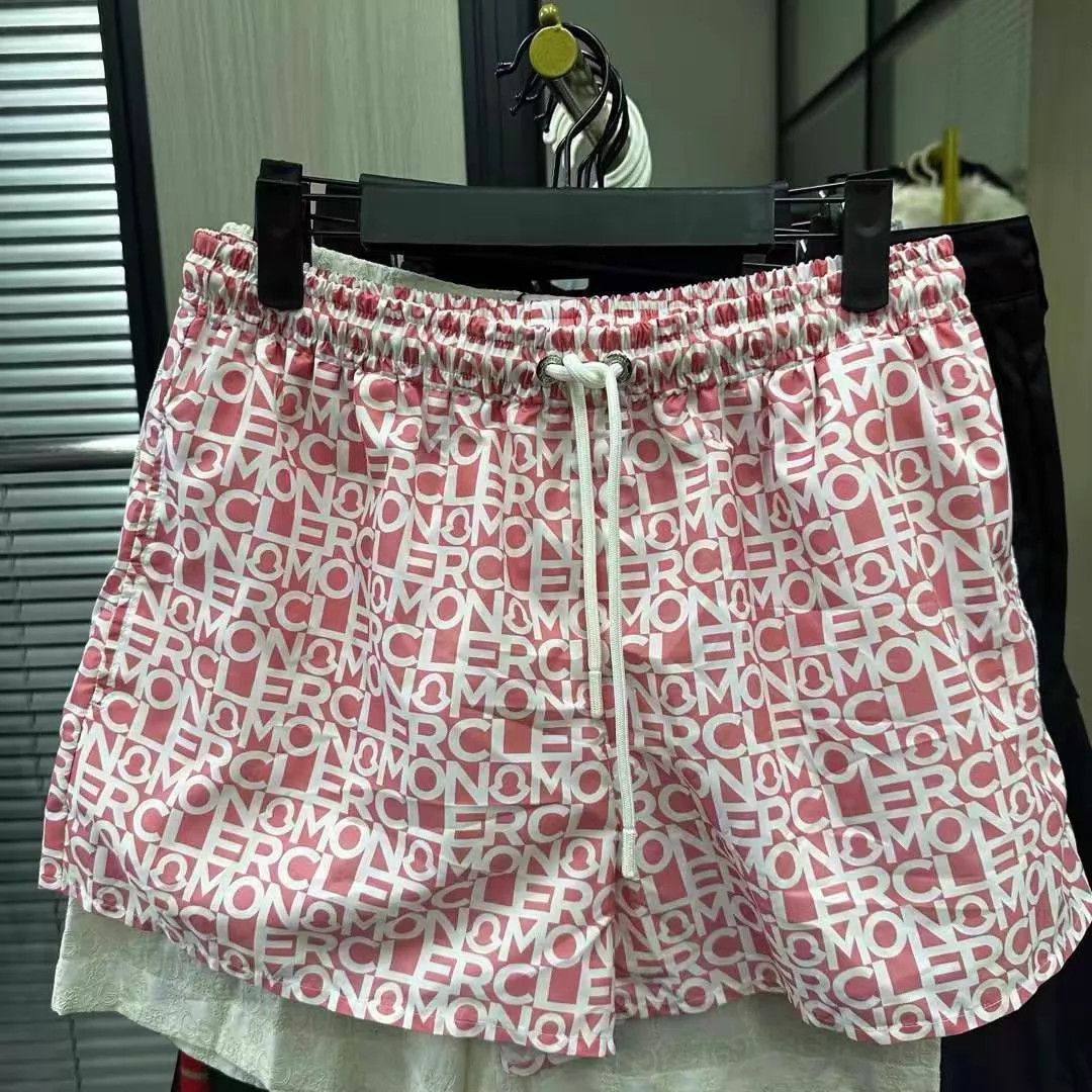 Moncler Moncler New Pink All Over Print Shorts 40 Size 27" / US 4 / IT 40 - 1 Thumbnail
