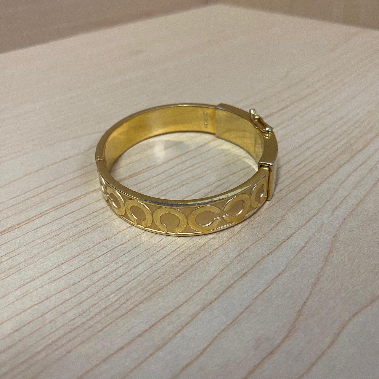 Coach COACH Signature C Hinged Bangle Bracelet –Gold Tone Preloved Size ONE SIZE - 4 Thumbnail