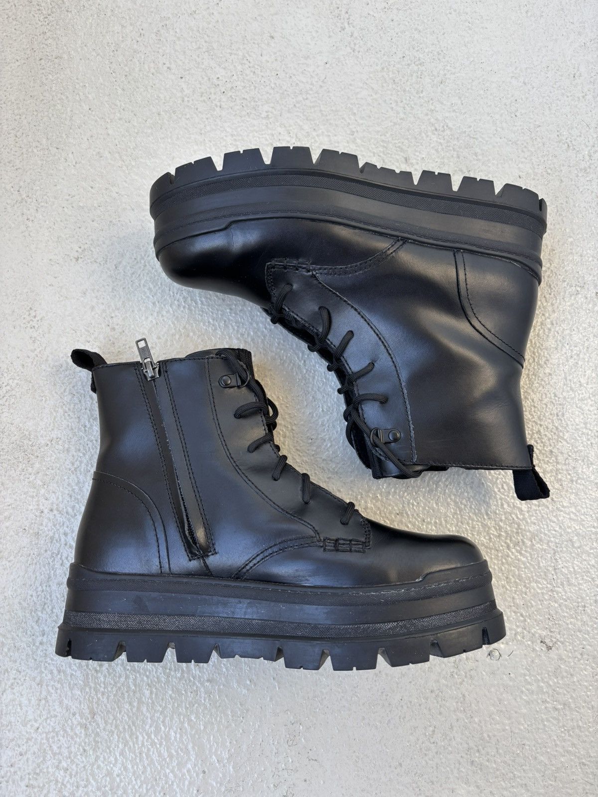 Ugg UGG SIDNEE WATERPROOF WOMEN BOOTS LEATHER BLACK US 9 Size US 9 / IT 39 - 2 Thumbnail