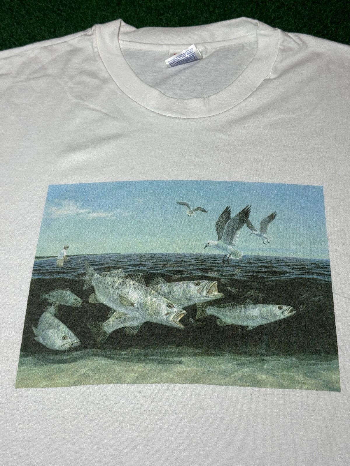 Hanes Vintage Lake Fishing Trout Bass Fish 90s Never Worn T Shirt Size US XL / EU 56 / 4 - 2 Thumbnail