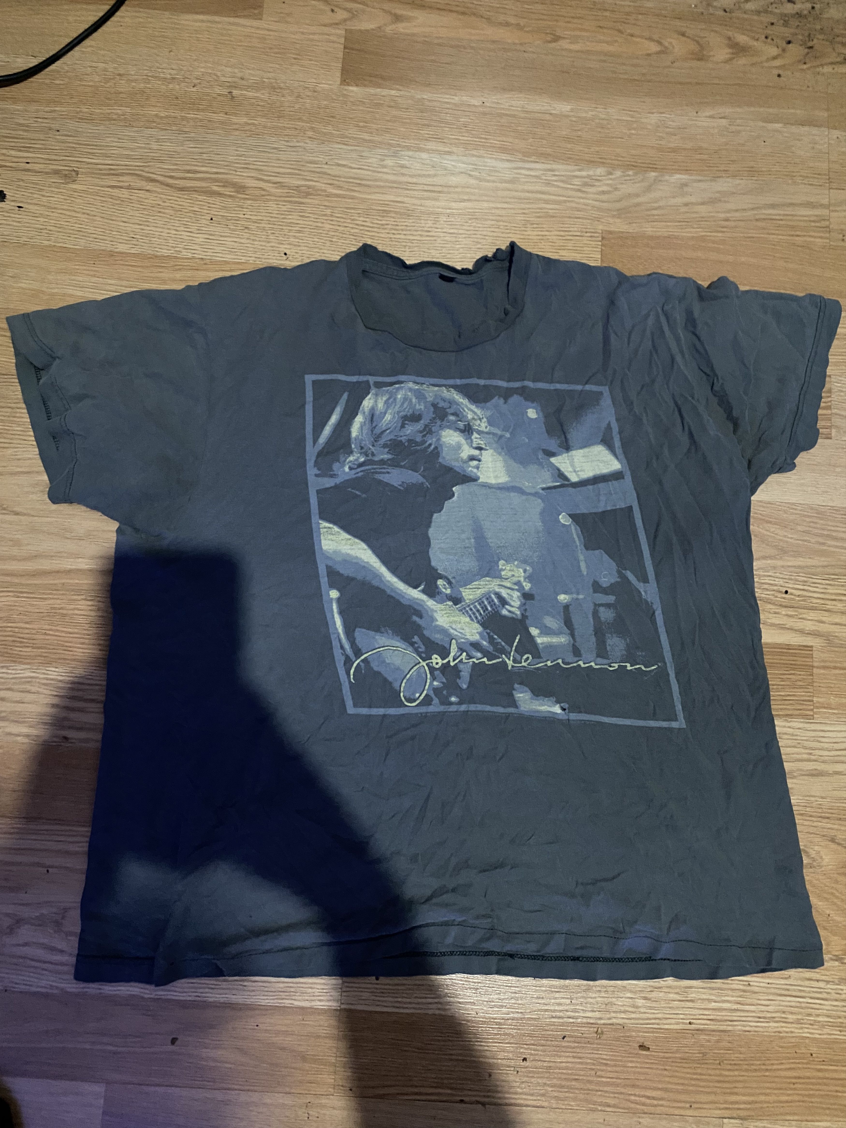 Vintage vintage &distressed 1990s john lennon tee Size US XL / EU 56 / 4 - 1 Thumbnail