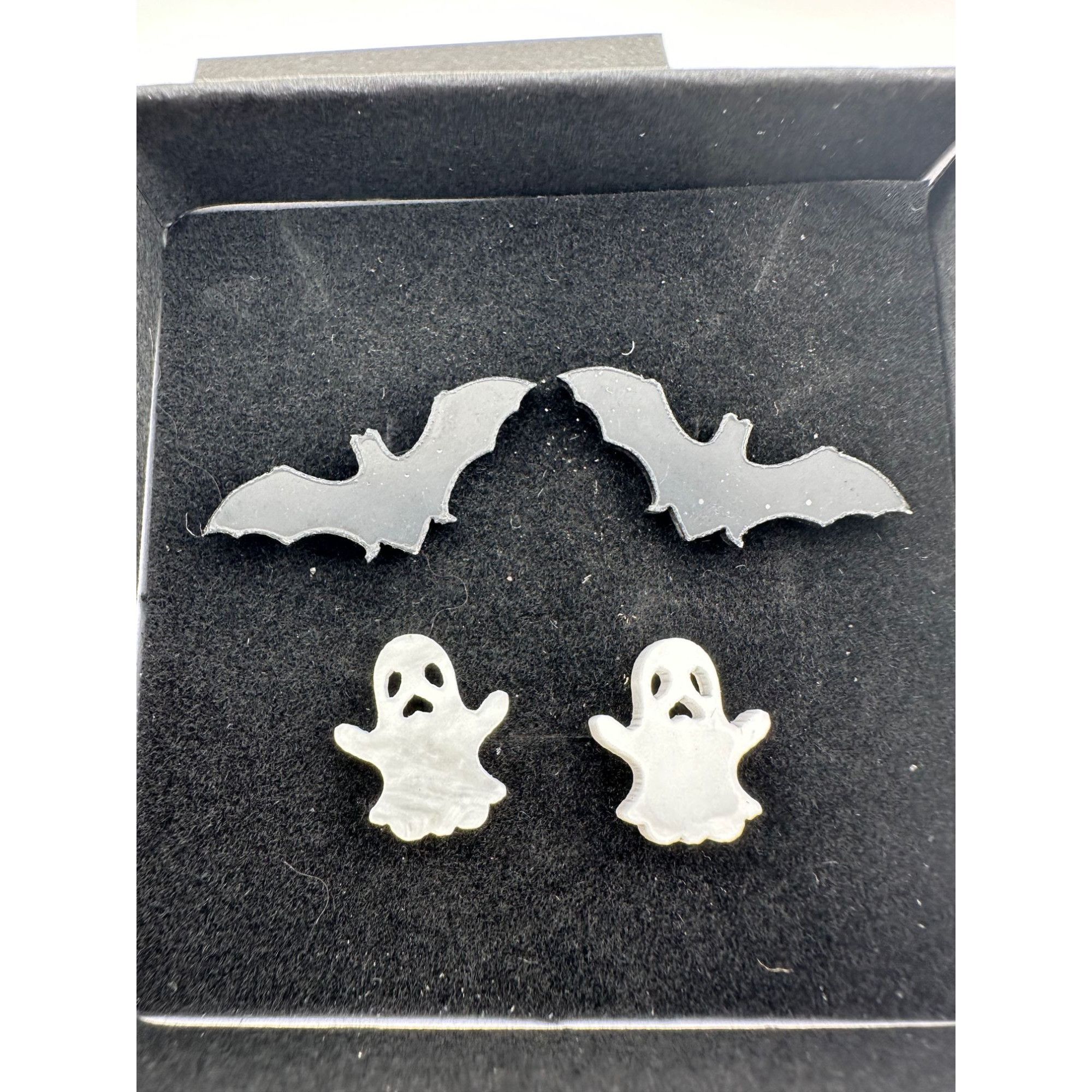 Other 2 Pairs of Halloween Earrings - Bats & Ghosts - Super Cute!! Size ONE SIZE - 12 Thumbnail