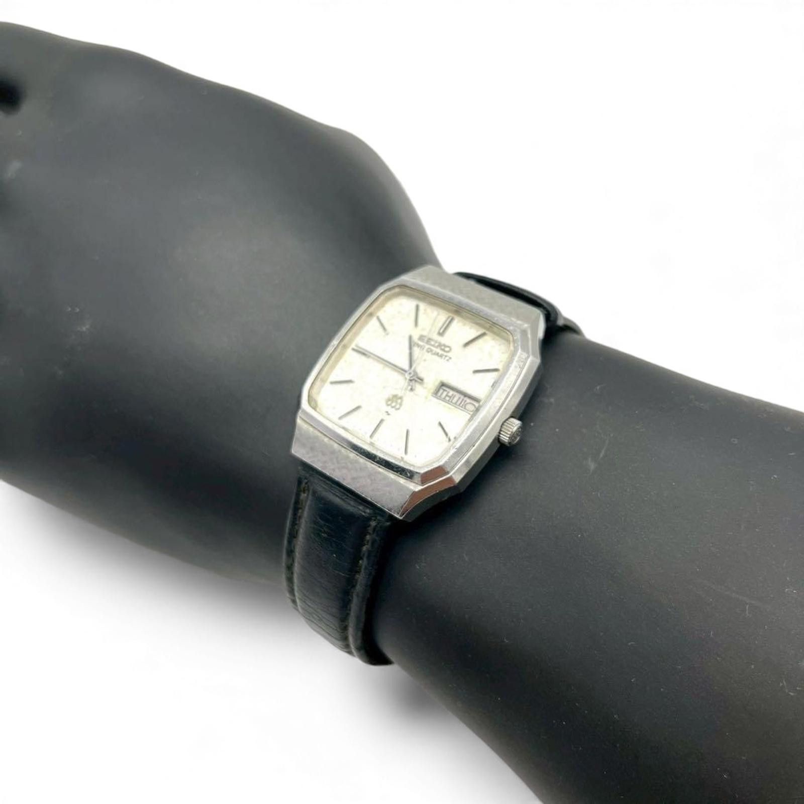 Seiko Seiko - Vintage Quartz Men's Watch with Black Leather Strap Size ONE SIZE - 2 Thumbnail
