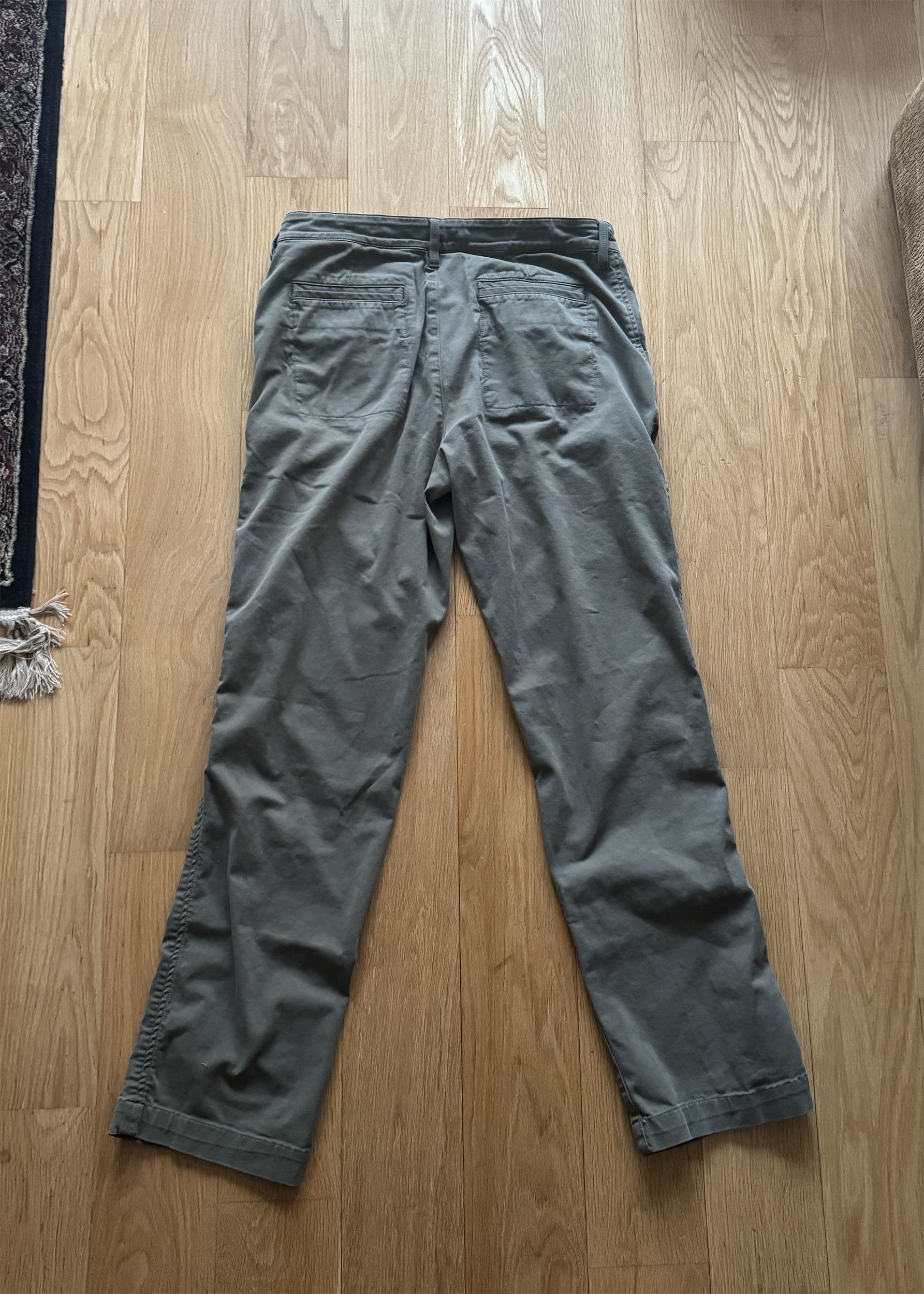 L.L. Bean L. L. Bean Comfort Stretch Sage Chino Pants Size US 34 / EU 50 - 4 Thumbnail