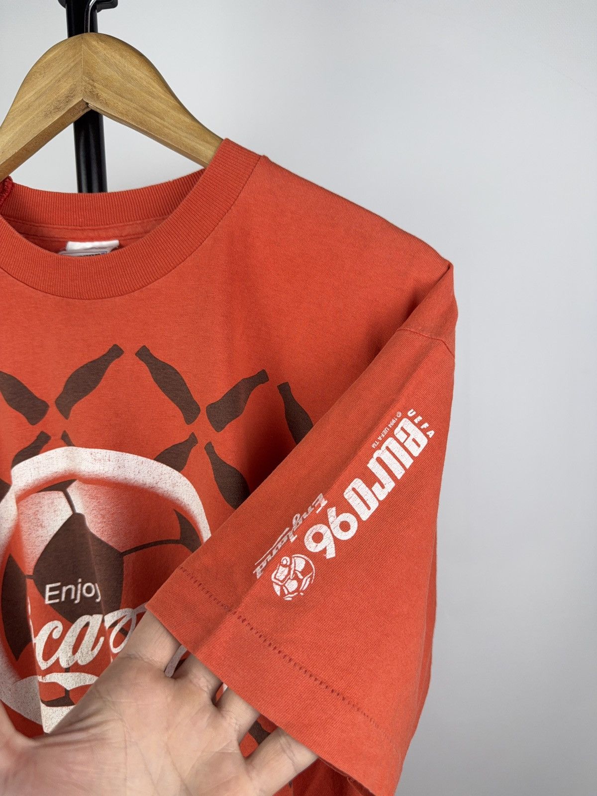 Coca Cola × UEFA × Vintage Vintage 1996 Coca-Cola Football England Euro Football Tee Size US L / EU 52-54 / 3 - 7 Thumbnail