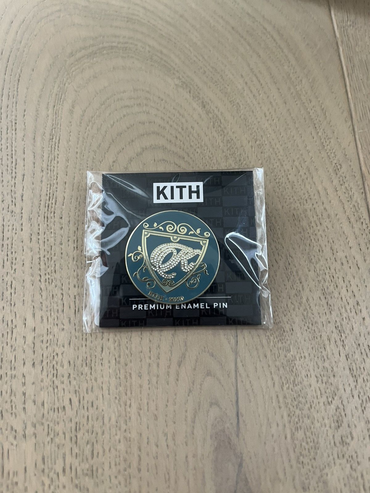 Kith Kith Beverly Hills Pin Size ONE SIZE - 1 Preview