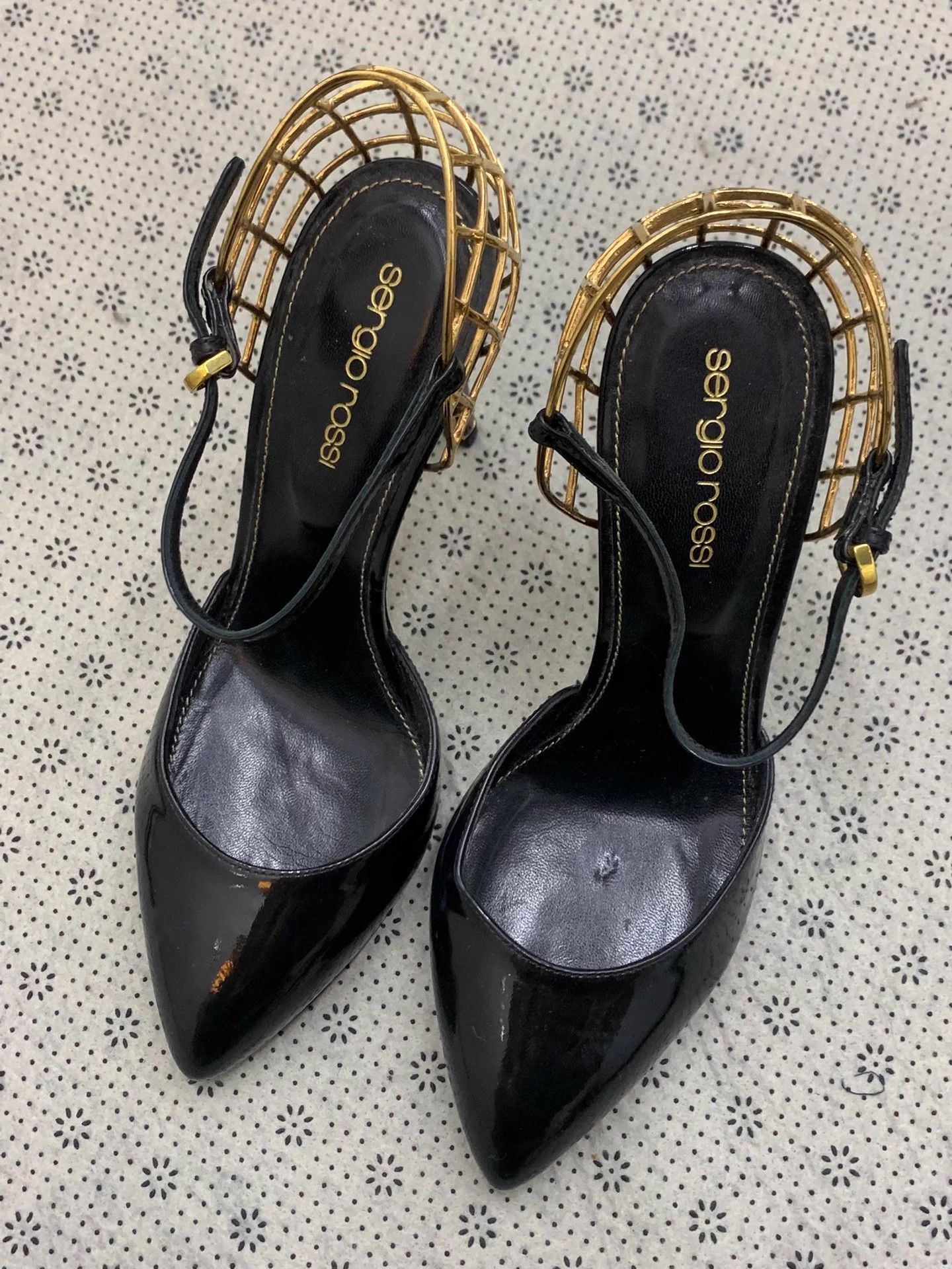 Sergio Rossi Sergio Rossi Black Patent Gold Grid Heels 37 Size US 6 / IT 36 - 1 Thumbnail