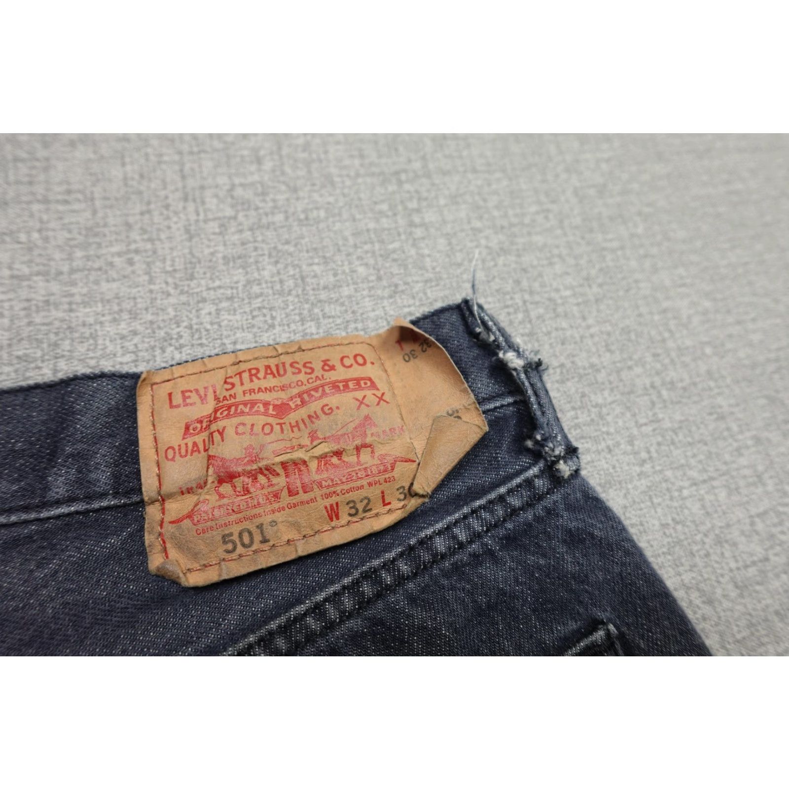 Levi's Levi's 501 Jeans Mens Regular 30x27 Blue Button Fly Denim Red Tab Size US 30 / EU 46 - 3 Thumbnail
