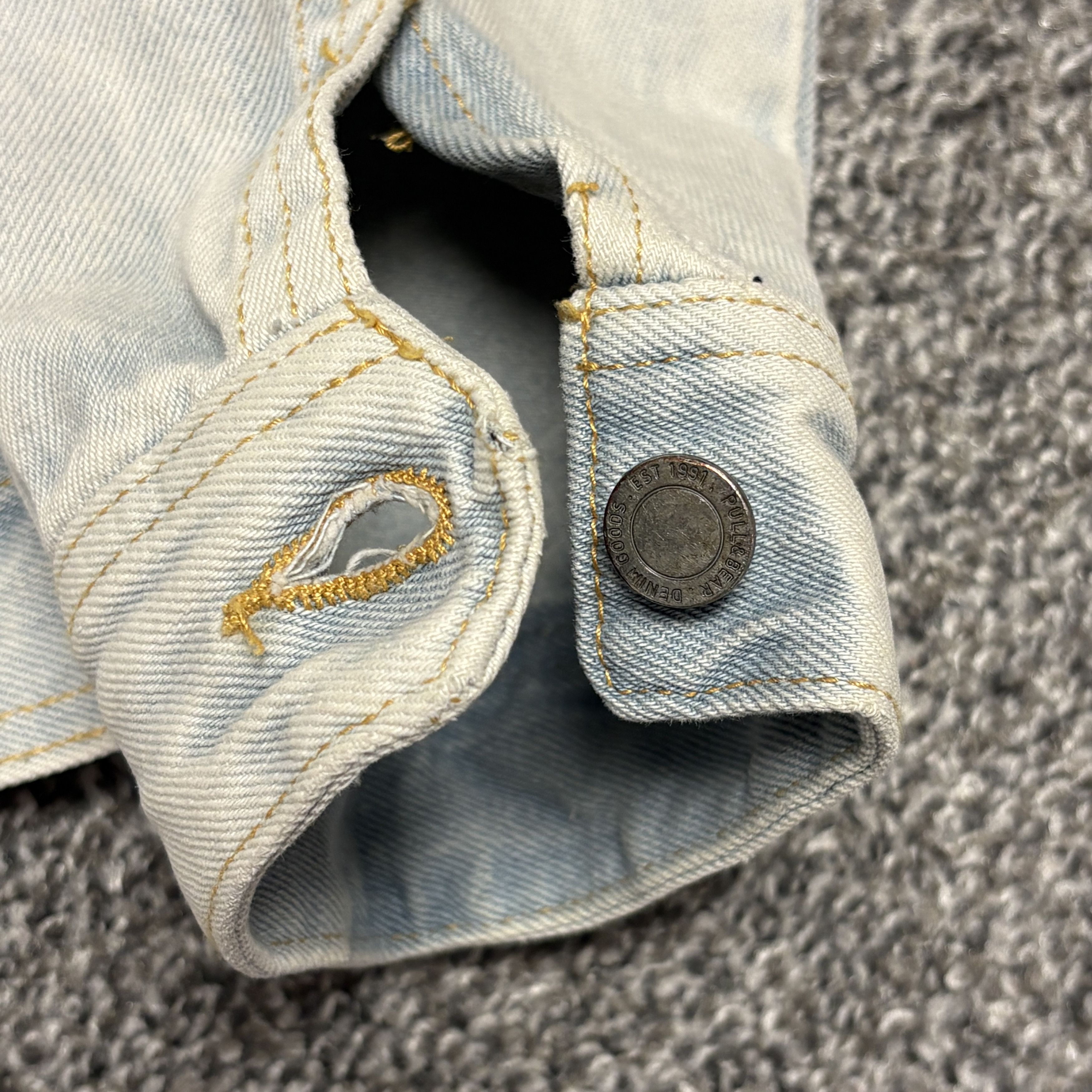 Pull & Bear Pull&Bear Light Wash Denim Jean Jacket, Size XL Size US XL / EU 56 / 4 - 3 Thumbnail
