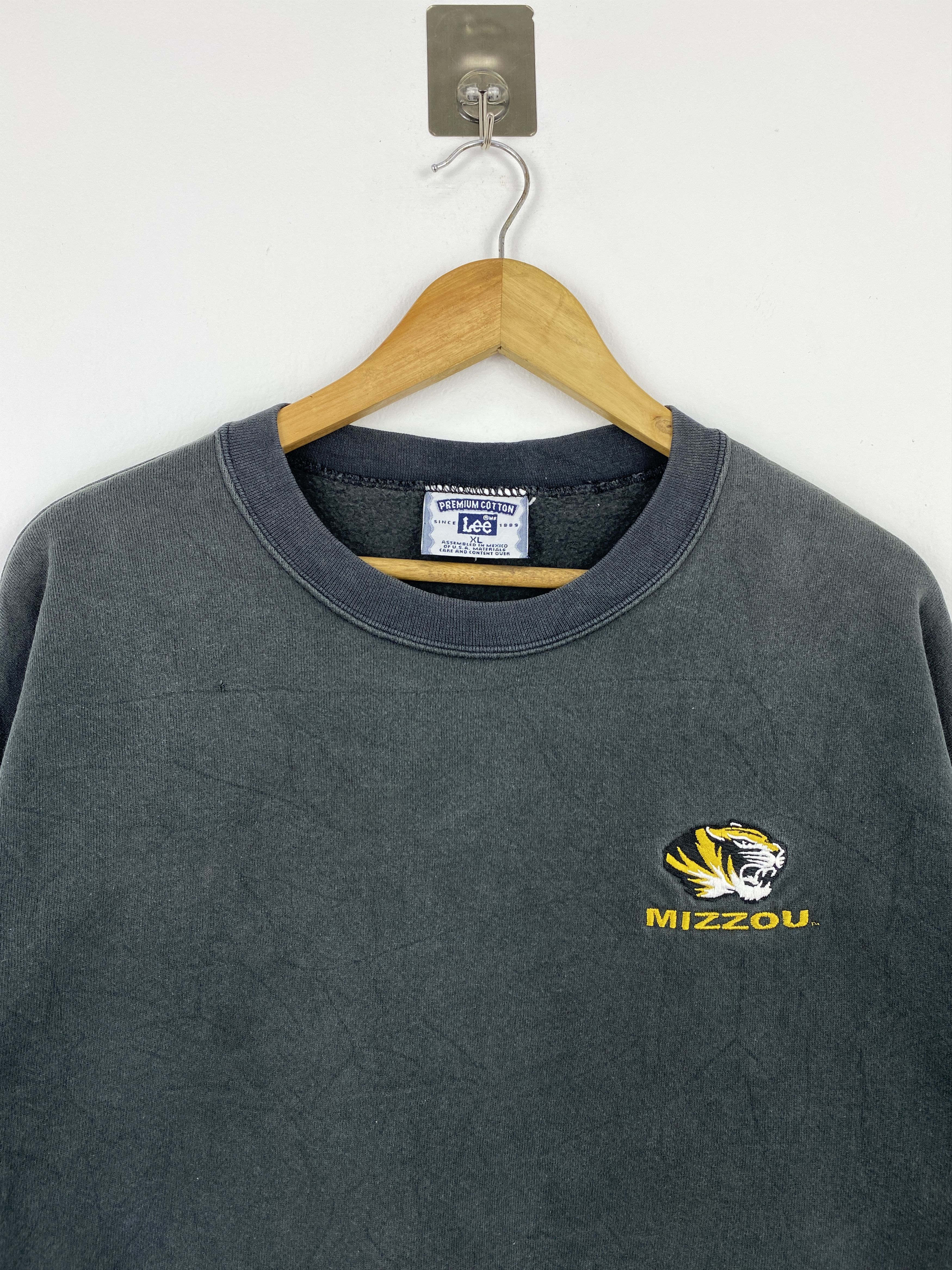 Lee Vintage 90s Lee Mizzou Tigers Missouri Sweatshirt XL BP0025 Size US XL / EU 56 / 4 - 2 Thumbnail
