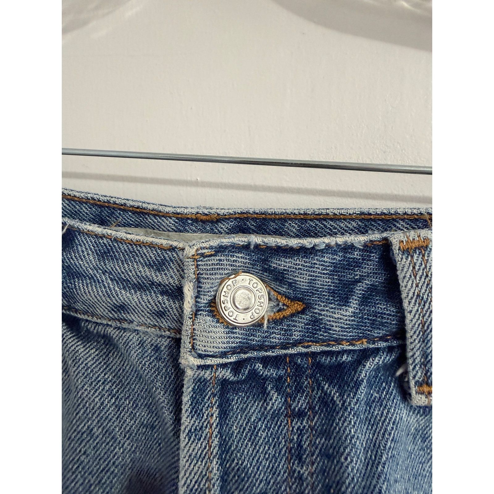 Topshop Topshop Moto Ashley Jean Shorts size 8/4 Size 27" / US 4 / IT 40 - 4 Thumbnail