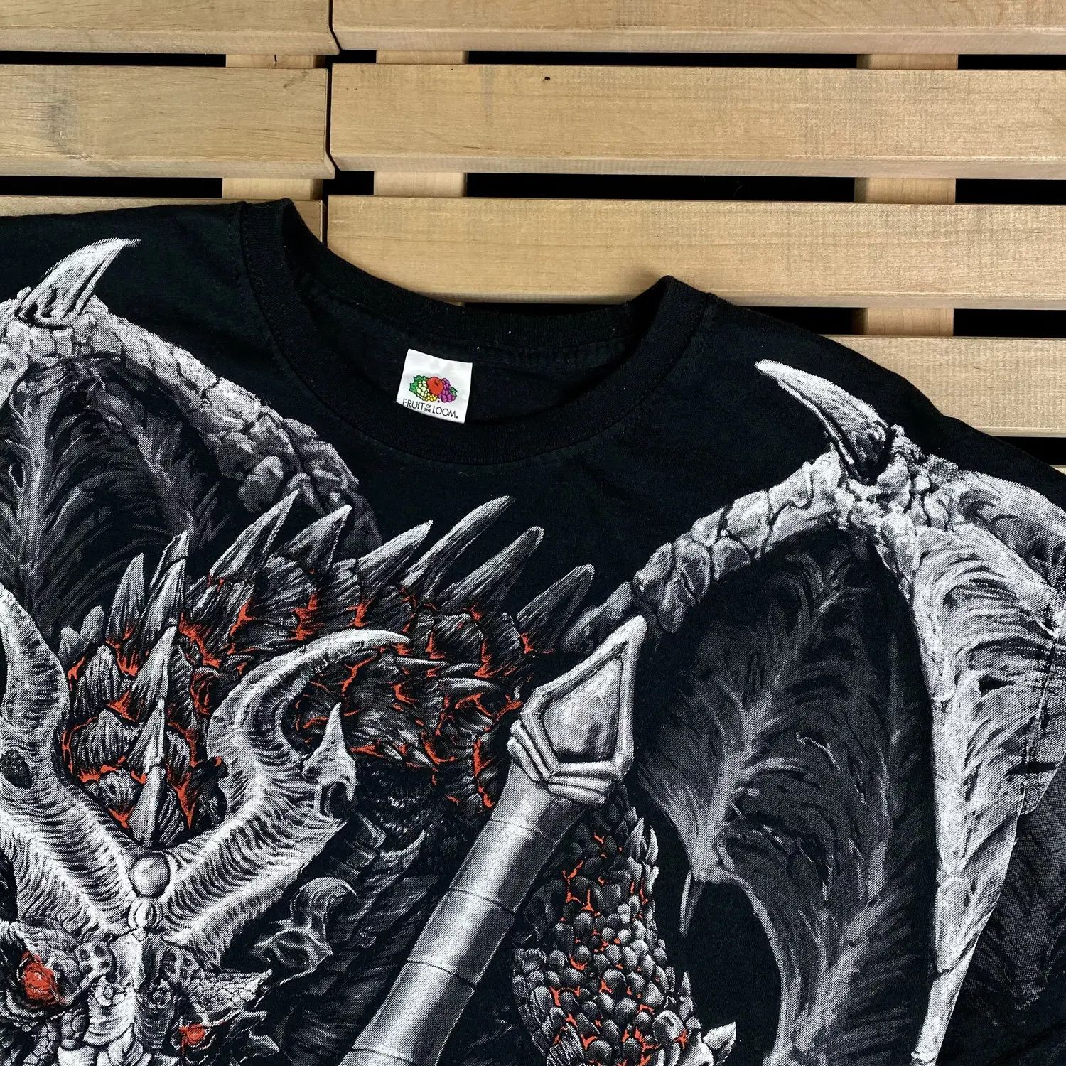 Band Tees × Vintage Mens Vintage T Shirt Skulls Dragon Full Print Size XL Size US XL / EU 56 / 4 - 2 Thumbnail