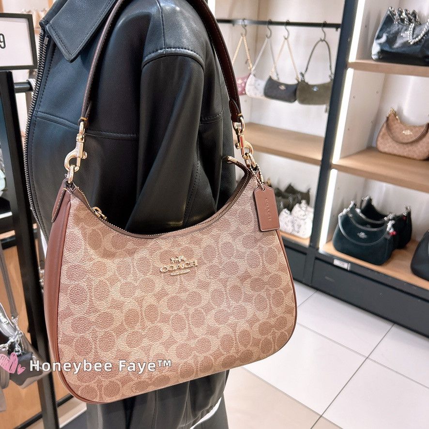 Coach NWT Coach Teri Hobo Bag In Signature Canvas CV940 Size ONE SIZE - 2 Thumbnail