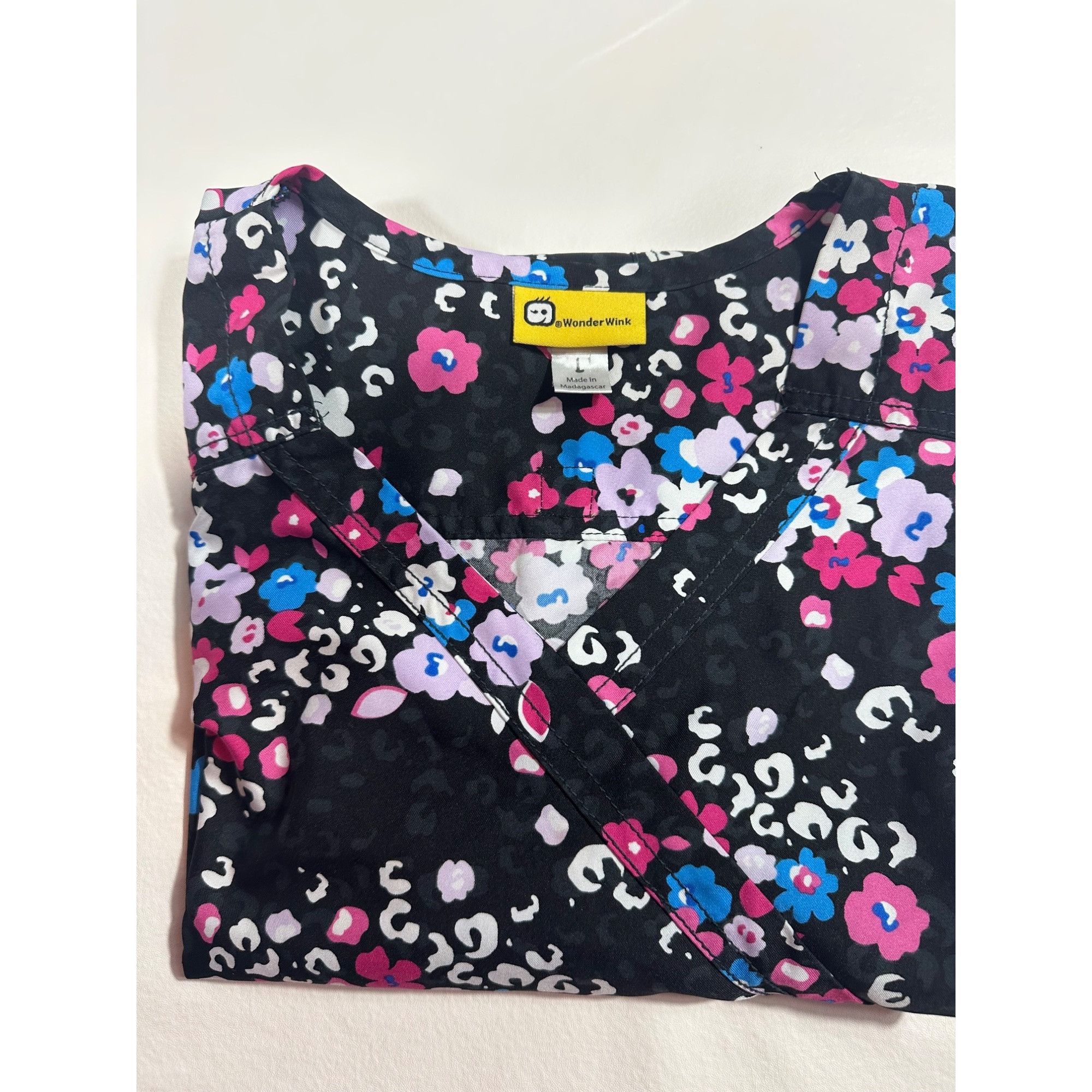 Other Wonderwink Scrubs Top Modern Fit Women's Floral V Neck Size Size L / US 10 / IT 46 - 4 Thumbnail