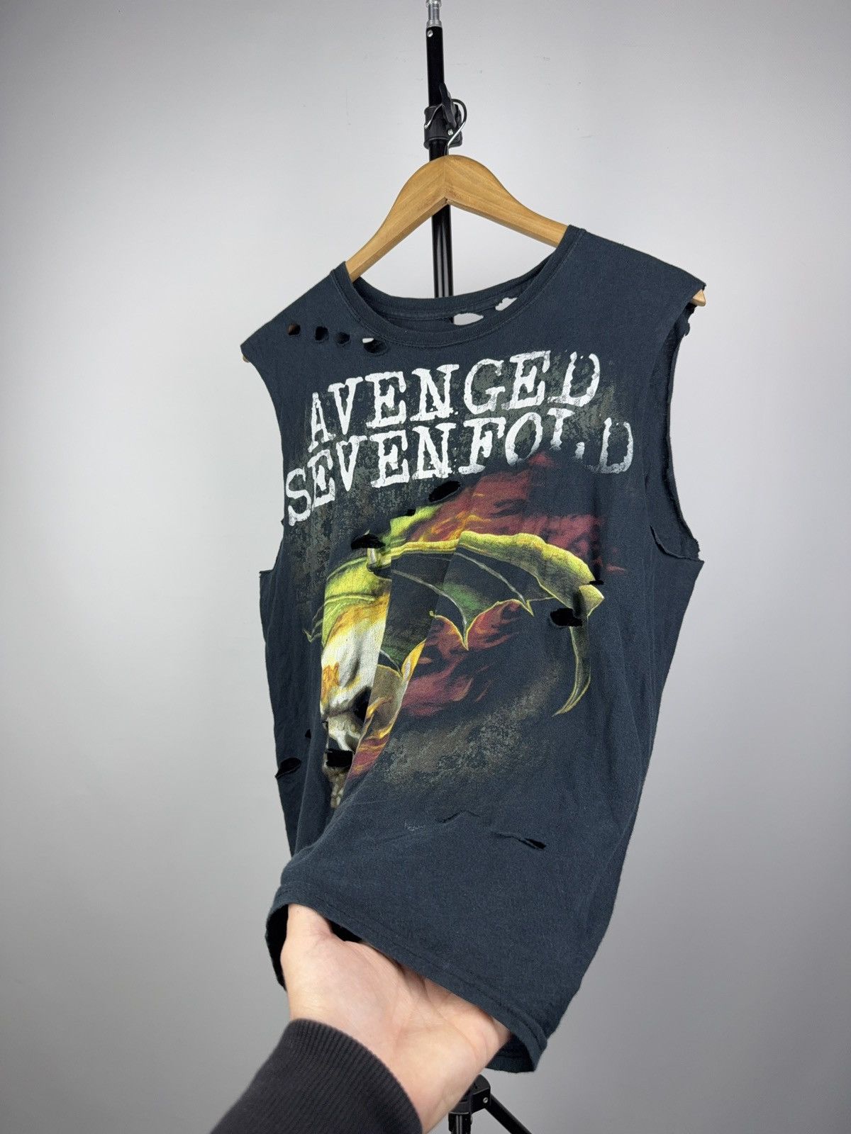 Band Tees 💀Vintage 00s Avenged Sevenfold Distressed Cutoff Band Tee Size US M / EU 48-50 / 2 - 6 Thumbnail