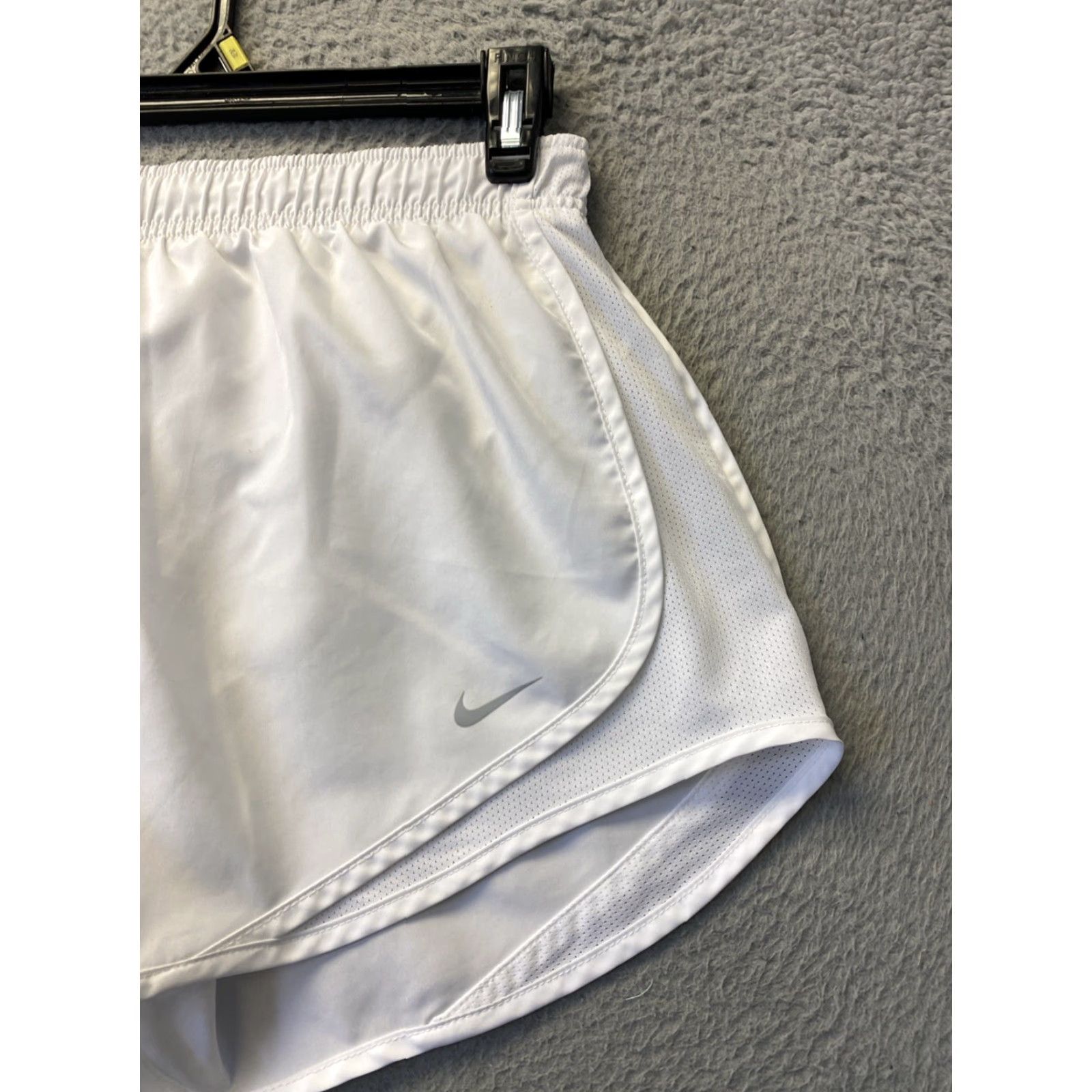 Nike NIKE White Running Shorts M Women's Athletic Activewear Regular Polyester White Run Shorts Medium Size 32" / US 10 / IT 46 - 2 Thumbnail