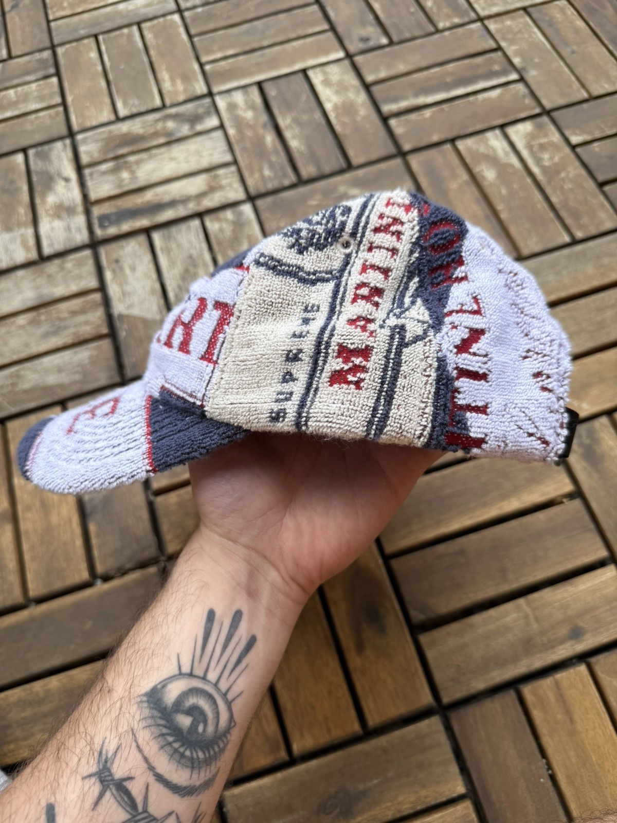 Supreme 🔴 Supreme x Martine Rose Cap – Bianco/Rosso (SS24) Size ONE SIZE - 2 Thumbnail