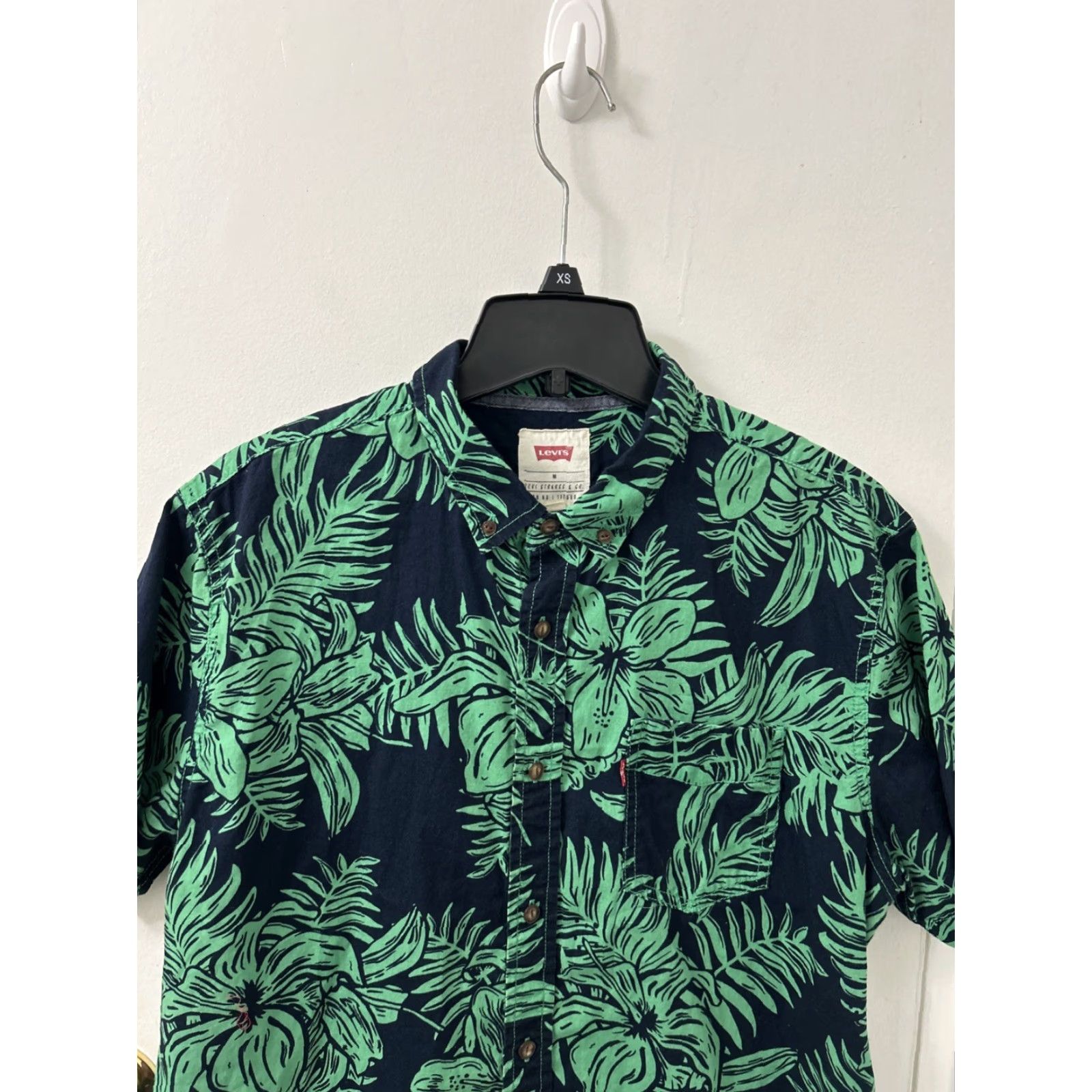 Levi's Levi's Shirt Mens Medium Green Navy Floral Hawaiian Button Down Pocket Logo S/S Size US M / EU 48-50 / 2 - 2 Thumbnail