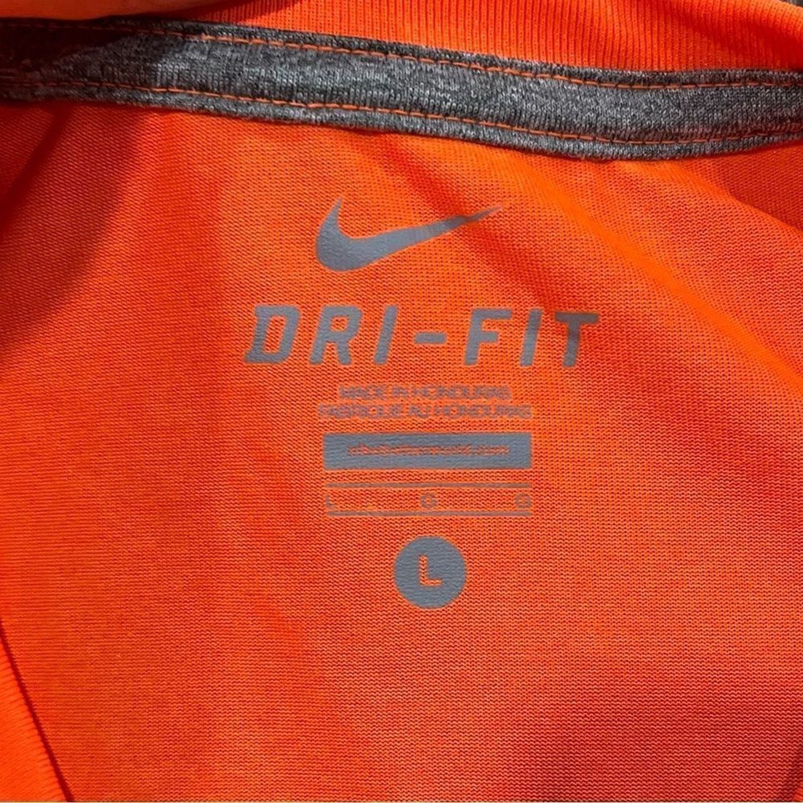 Nike NWOT Nike Dri-Fit T-Shirt Athletic Cut Crew Neck Size US L / EU 52-54 / 3 - 2 Thumbnail