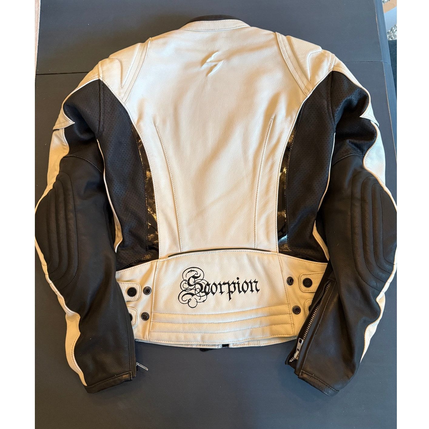 & Other Stories Scorpion EXO Women’s Motorcycle Jacket White/Black – Size S Size S / US 4 / IT 40 - 4 Thumbnail