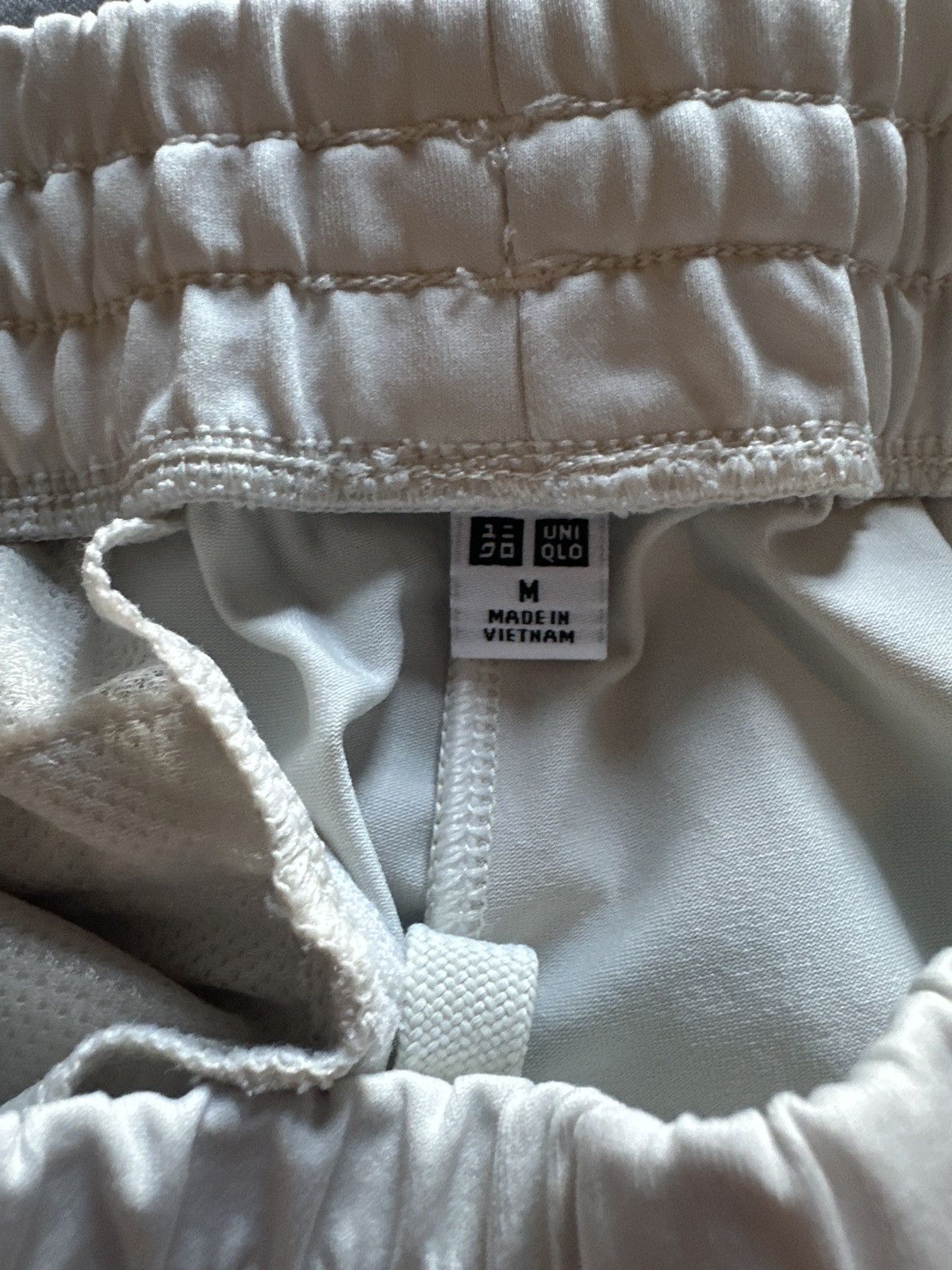 Uniqlo Uniqlo Jogger Pants (Bone White, Slim Fit) Size US 32 / EU 48 - 4 Thumbnail