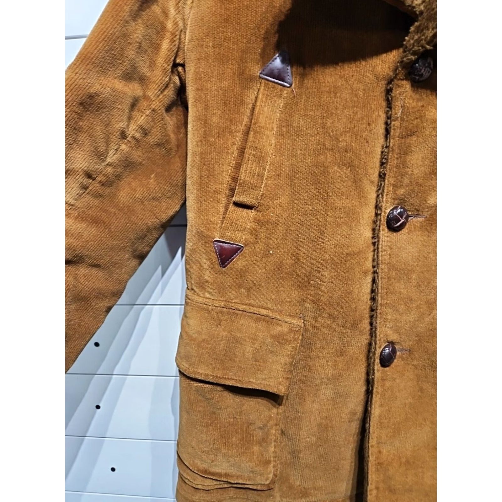 Vintage VINTAGE William Barry Corduroy Fur Lined Brown Coat Jacket Mens 40 USA Made Corduroy Winter Coat Lined USA 70s 1970s Mens 40 Brown Size US XXS / EU 40 - 6 Thumbnail