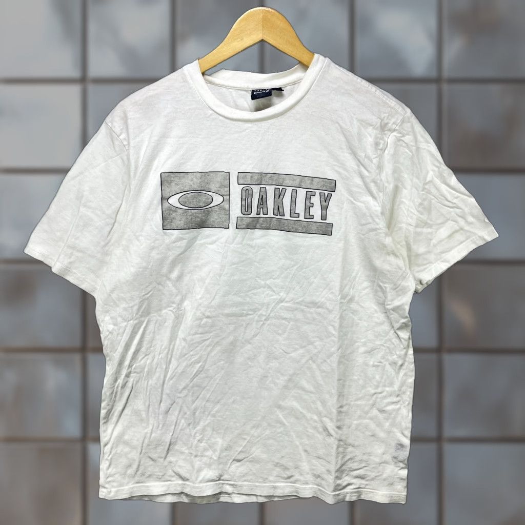 Oakley VINTAGE Oakley T-Shirt XL Mens White Short Sleeve Buckle Made for Buckle Oakley T-Shirt XL Mens White Size US XL / EU 56 / 4 - 1 Thumbnail