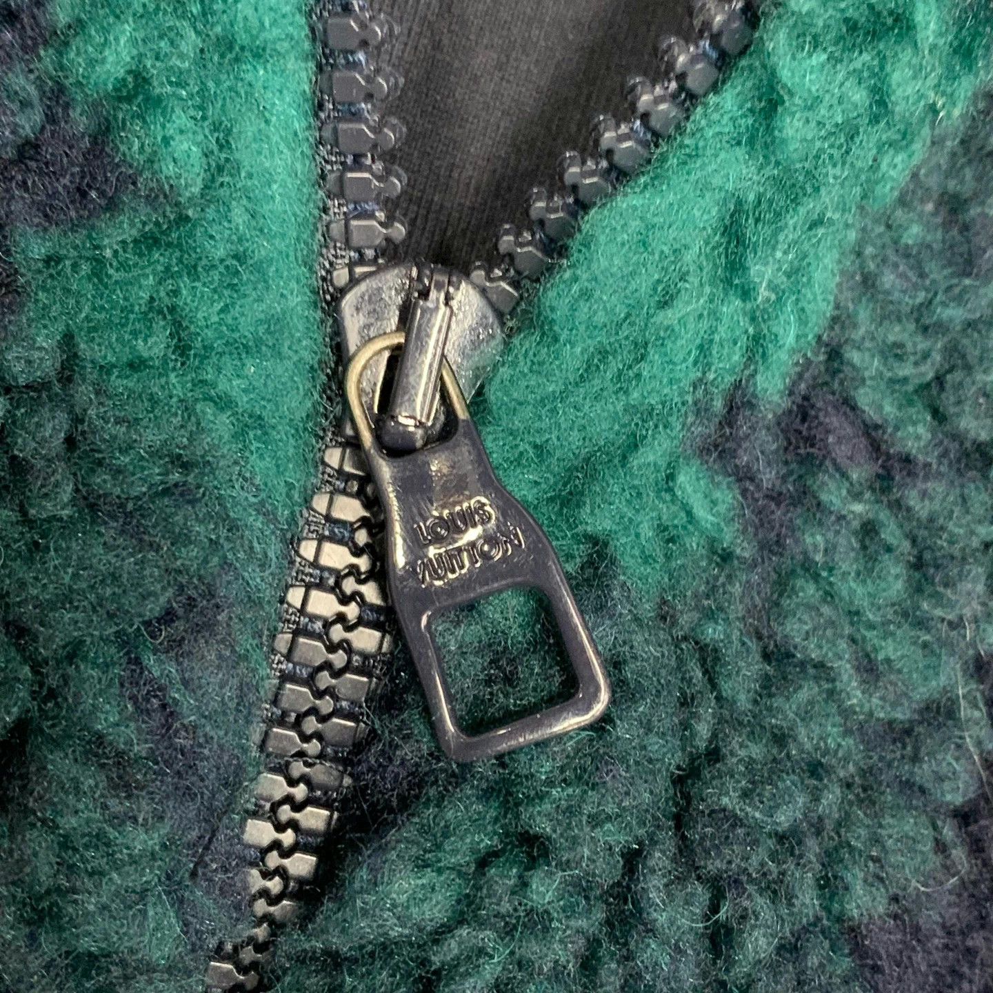 Louis Vuitton LV Green Monogram All-over Logo Teddy Fleece Jacket Size M / US 6-8 / IT 42-44 - 4 Thumbnail