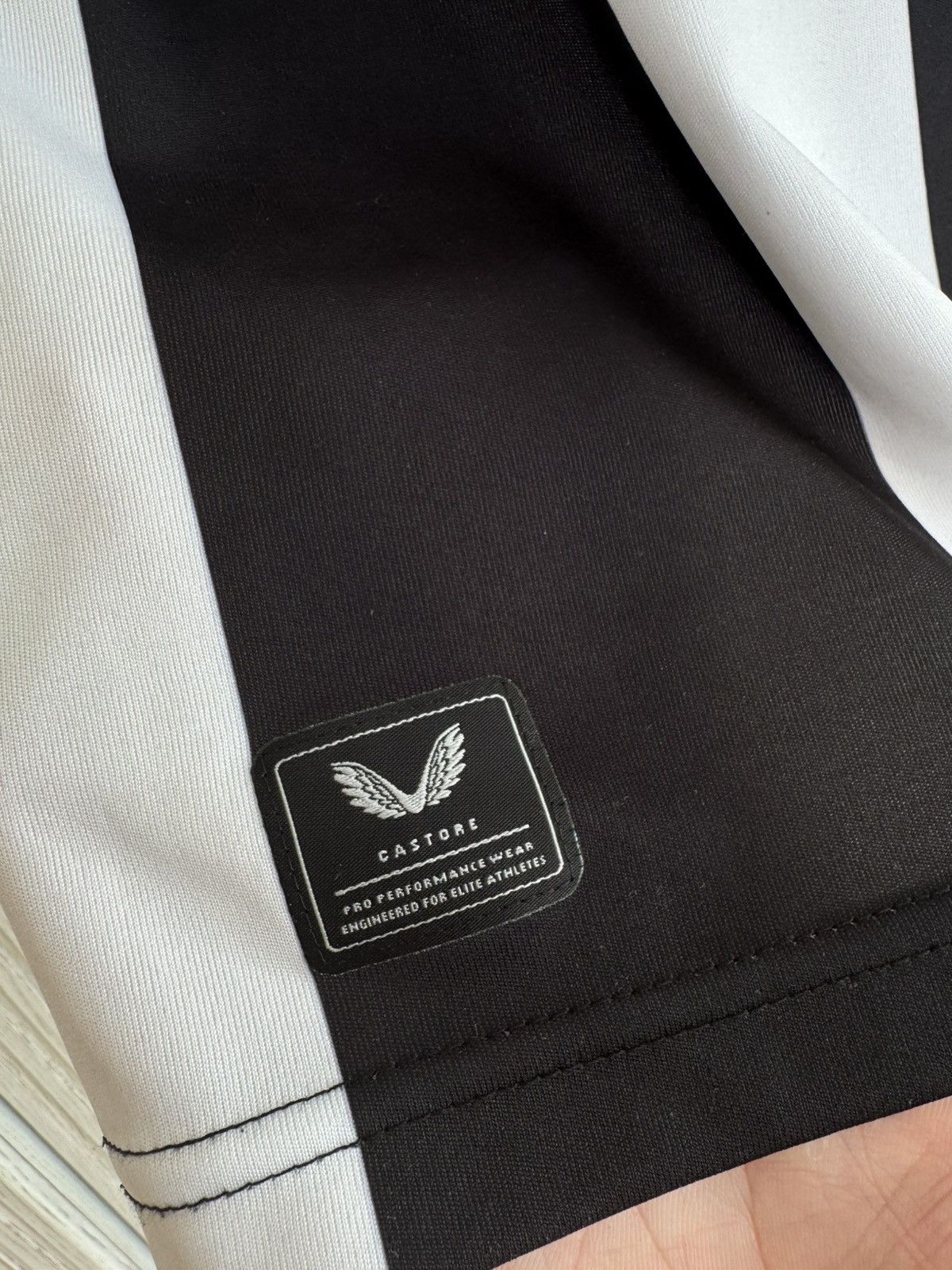 Other Newcastle United 2021-2022 Home Soccer Jersey Football Kit Size US XXL / EU 58 / 5 - 8 Thumbnail