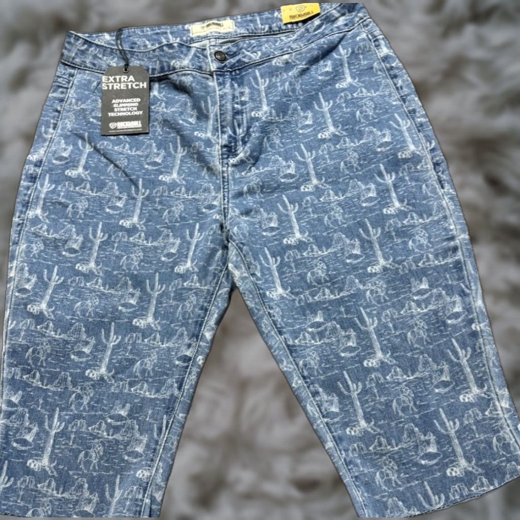 Denime Rock & Roll Denim Capri Jeans Women's 33 Blue 15 Inseam Bermuda Cutoff Jeans Size 33 Women Size 24" / US 00 / IT 34 - 1 Thumbnail
