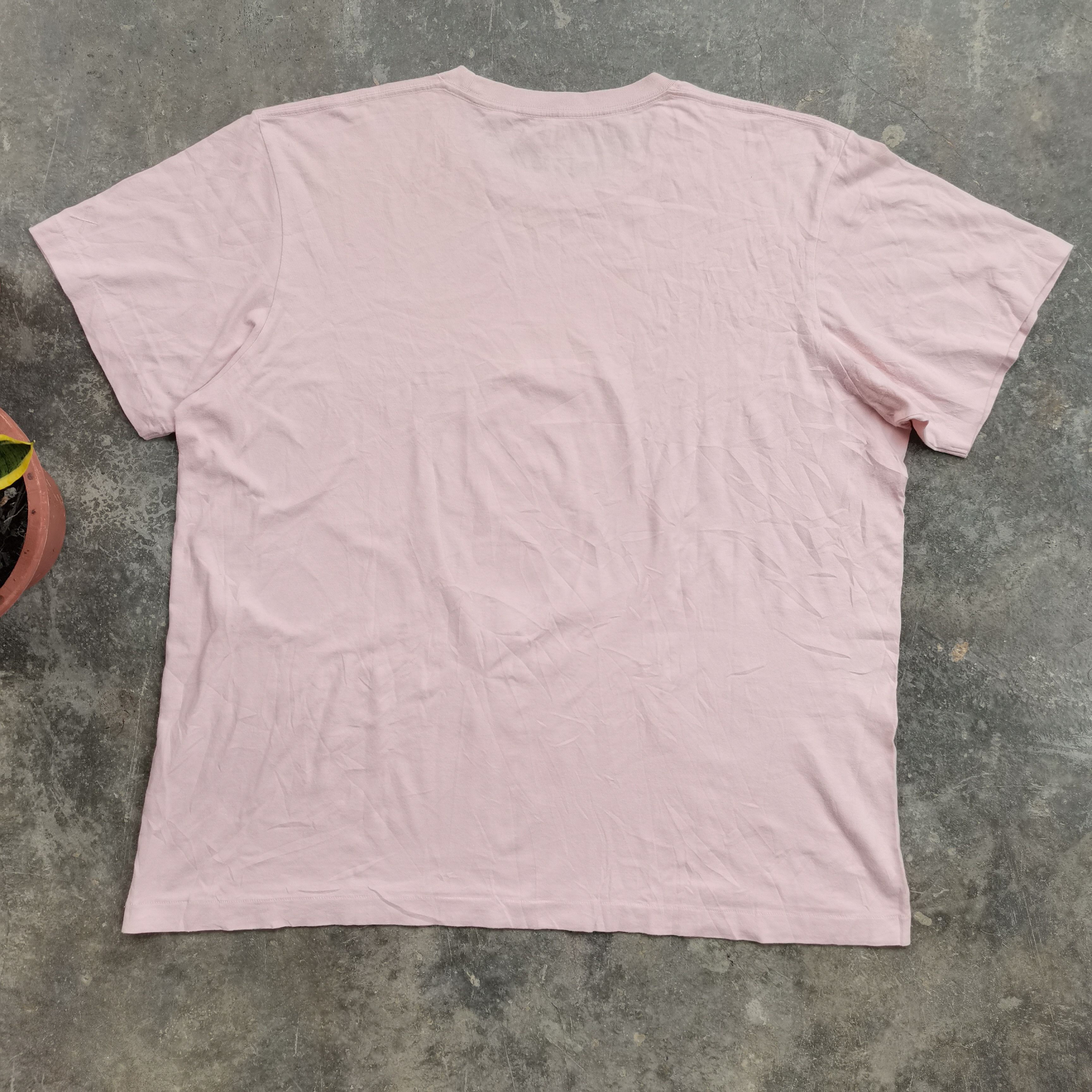 Kaws × Uniqlo KAWS X UNIQLO Big Size Tshirt Size US XXL / EU 58 / 5 - 3 Thumbnail