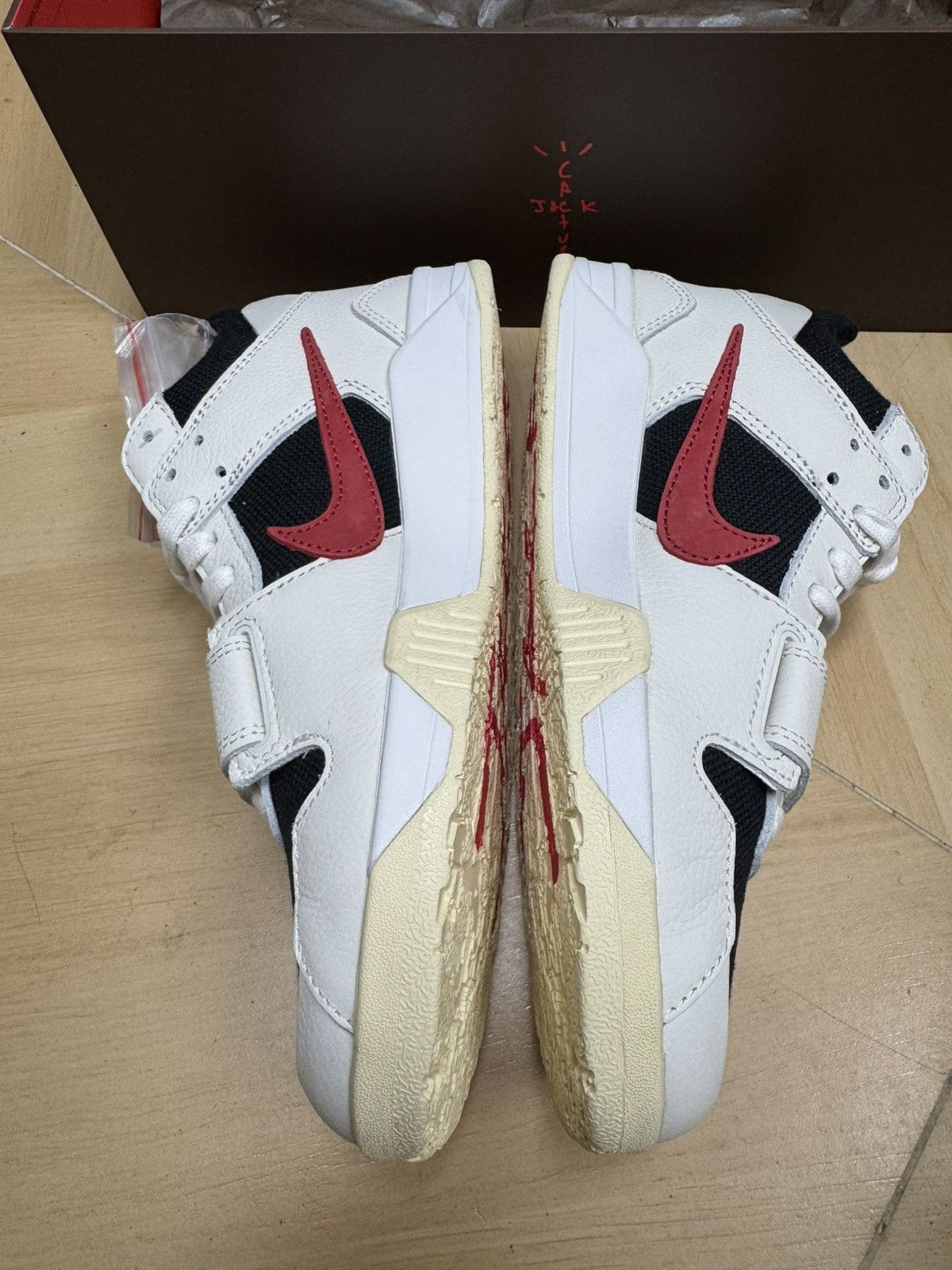 Jordan Brand × Nike × Travis Scott Air jordan travis scott jumpman jack Size US 8 / EU 41 - 2 Thumbnail