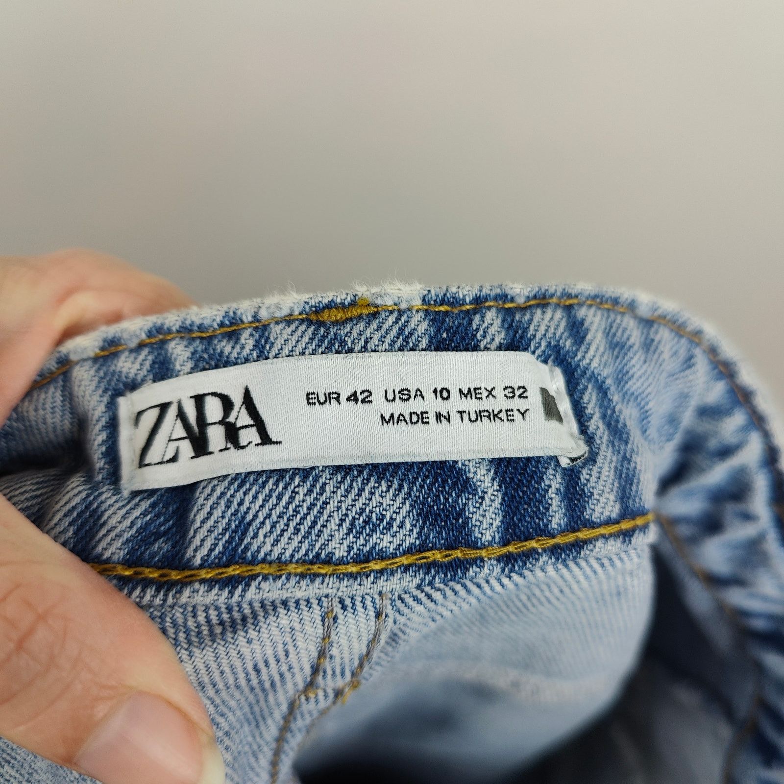 Zara Zara Straight Leg Jeans Womens 10 Raw Hem High Rise Size 32" / US 10 / IT 46 - 7 Thumbnail