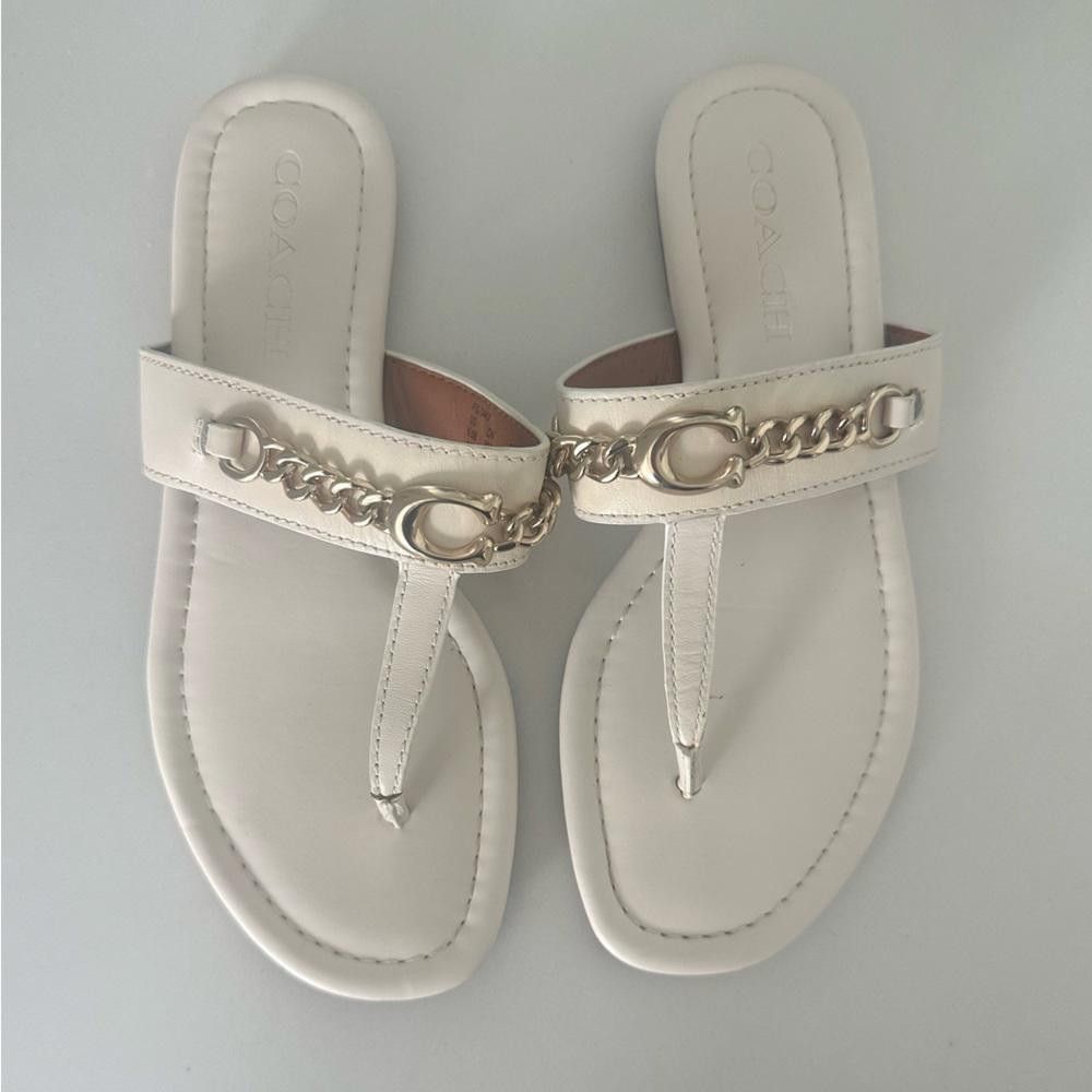 Coach COACH Jaclyn Chalk White Leather Thong Sandal Logo Chain 6.5 Size US 6.5 / IT 36.5 - 2 Thumbnail
