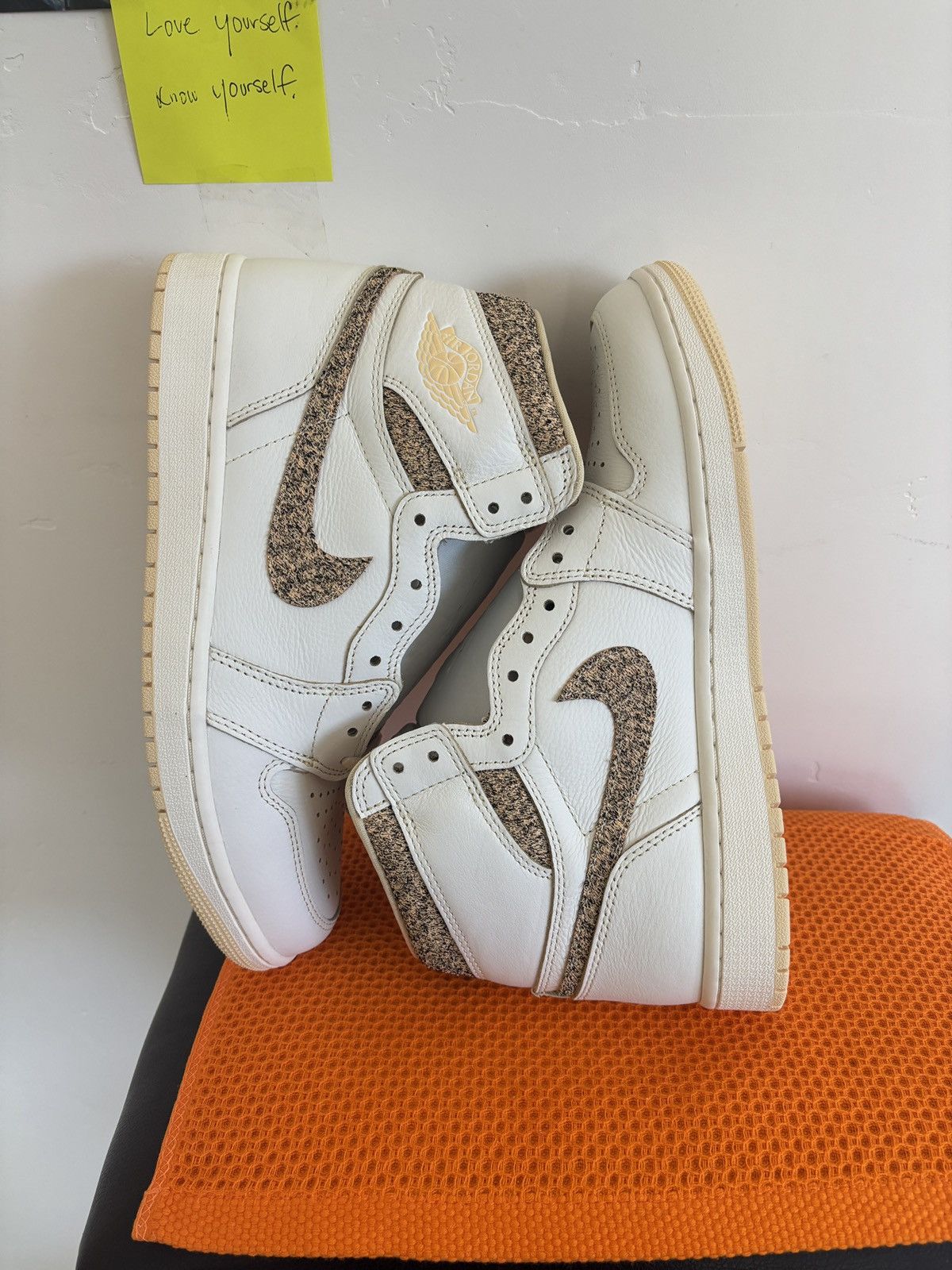 Jordan Brand Jordan 1 High Craft Vibrations of Naija Size US 9 / EU 42 - 3 Thumbnail