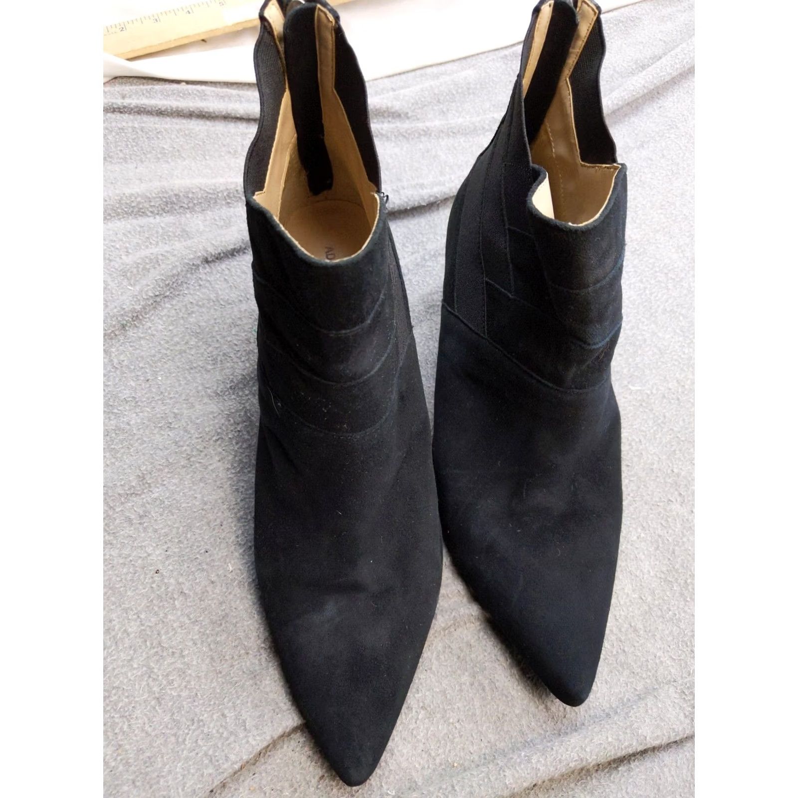 Vintage Adrienne Vittadini AV-SORI Boots Womens 10 Black Leather Ankle Kitten Zipper Pointed Toe Bootie Shoes Size US 10 / IT 40 - 4 Thumbnail
