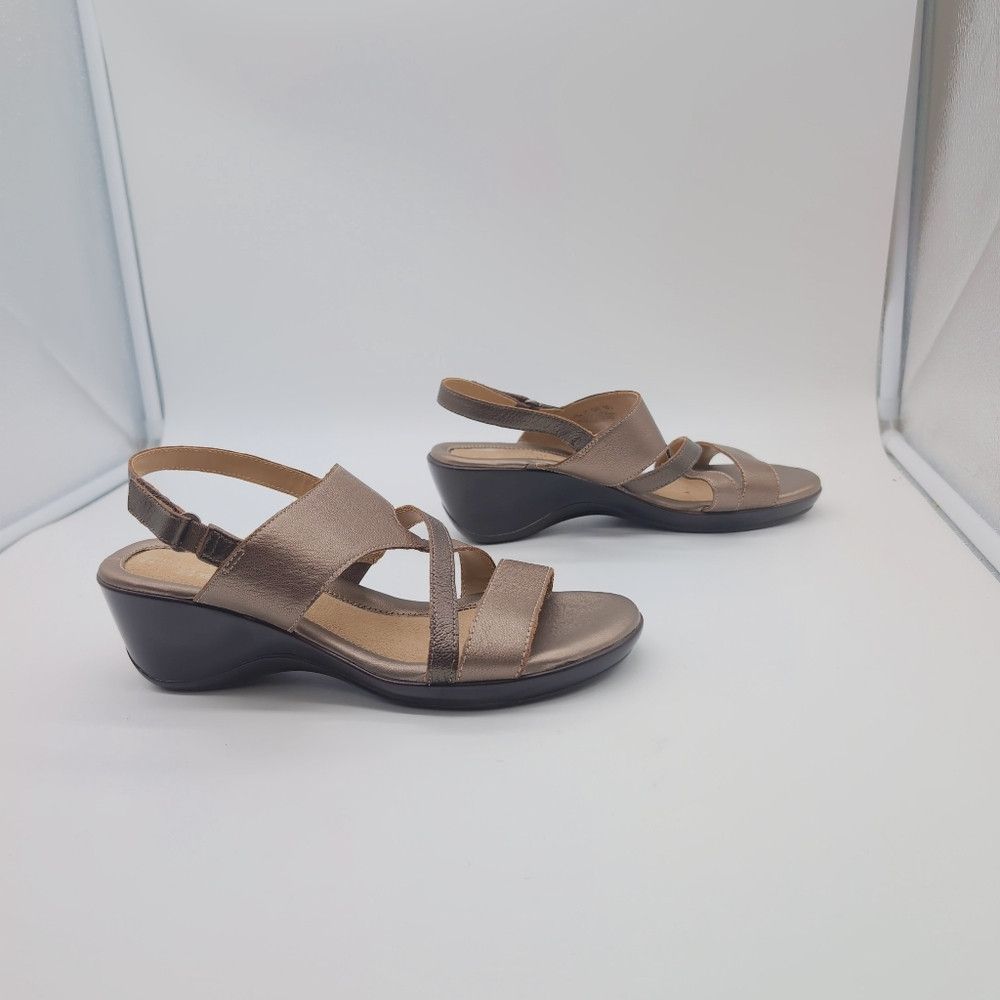 Naturalizer Naturalizer "Tender" sz 7.5 Gold Leather Women's Sandals Size US 7.5 / IT 37.5 - 7 Thumbnail